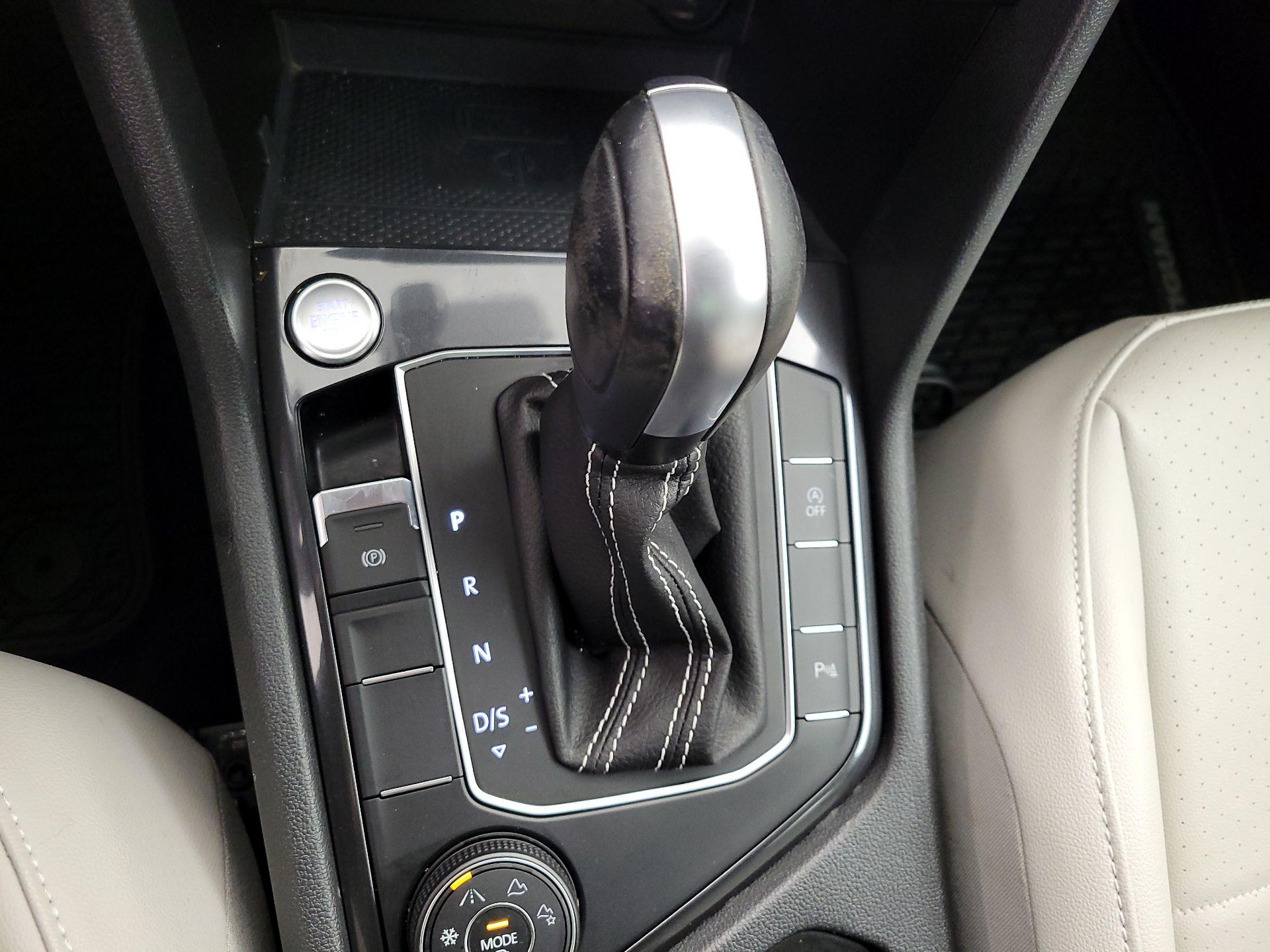 Thumbnail: 2021 Volkswagen Tiguan - 17