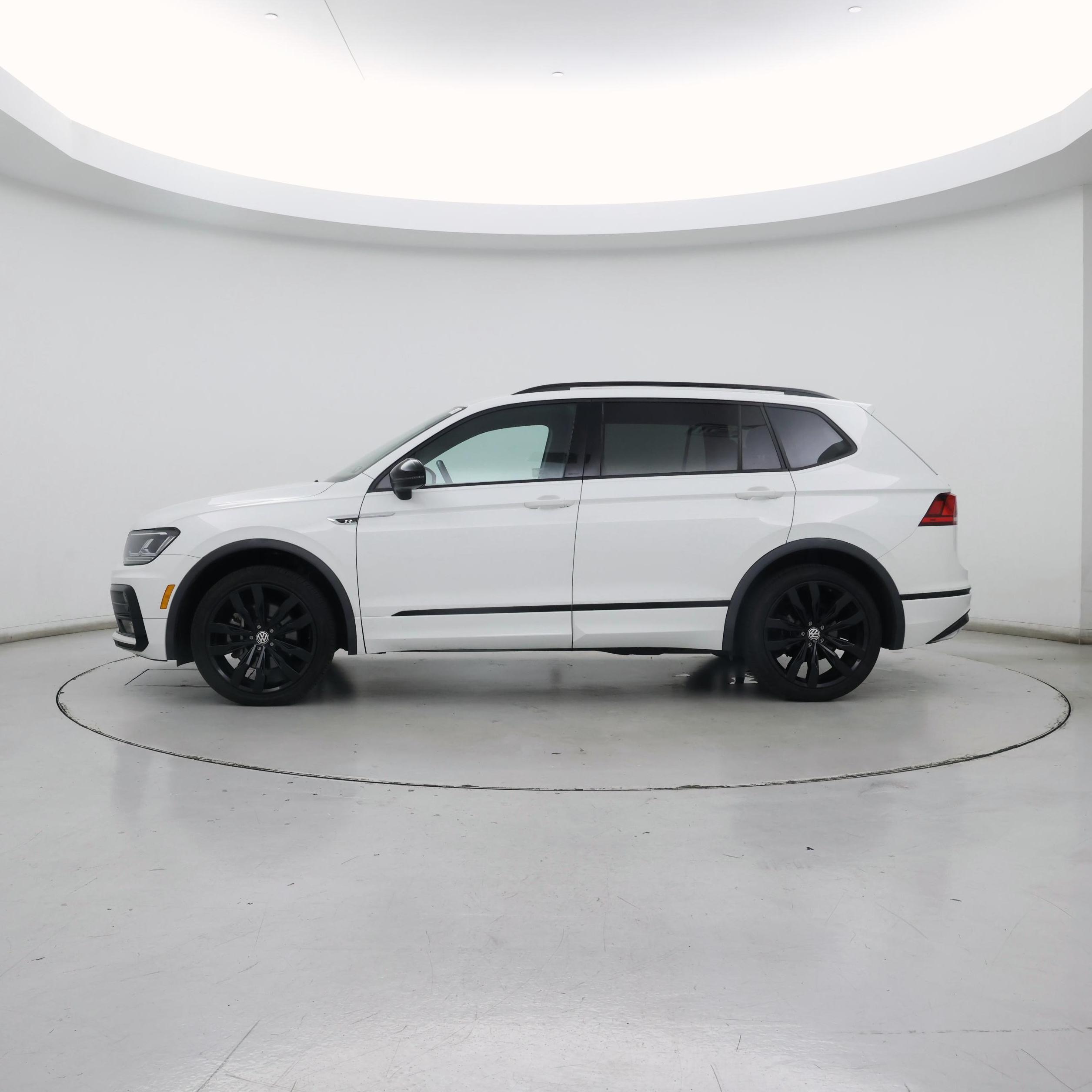 Thumbnail: 2021 Volkswagen Tiguan - 3