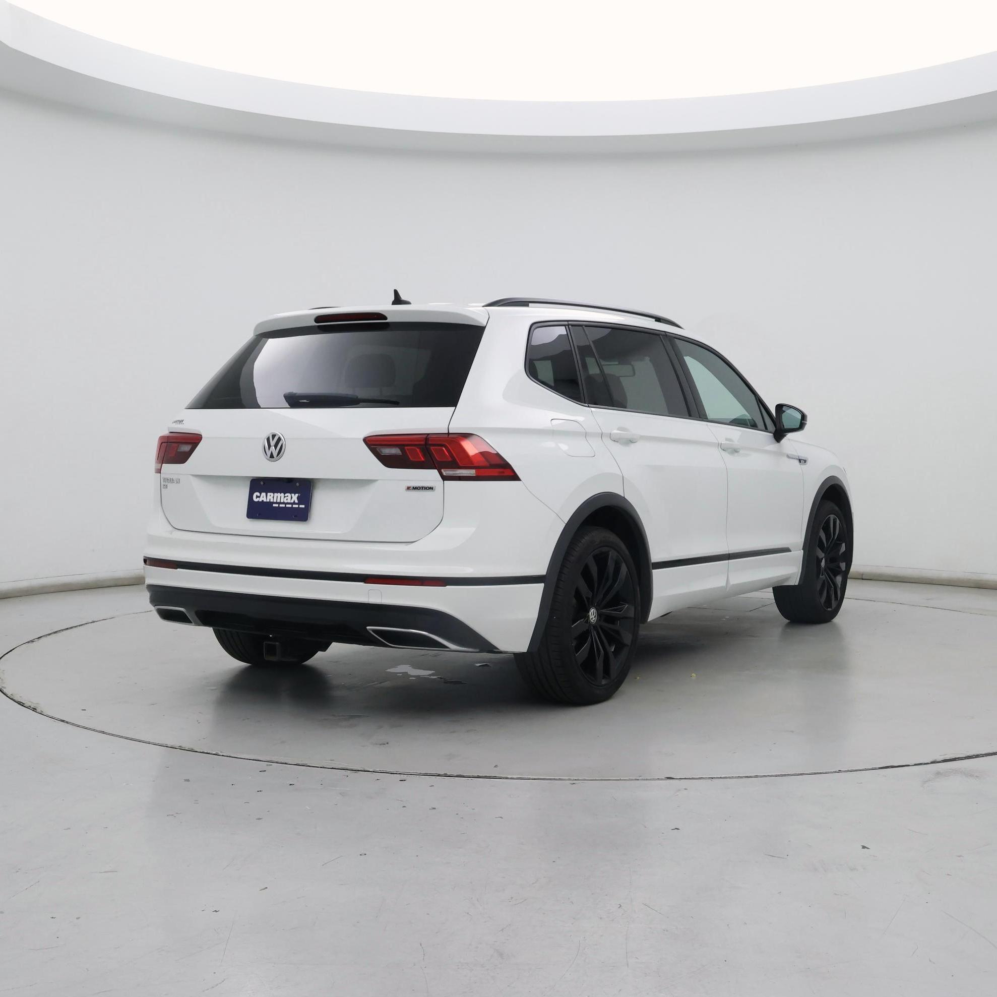 Thumbnail: 2021 Volkswagen Tiguan - 8
