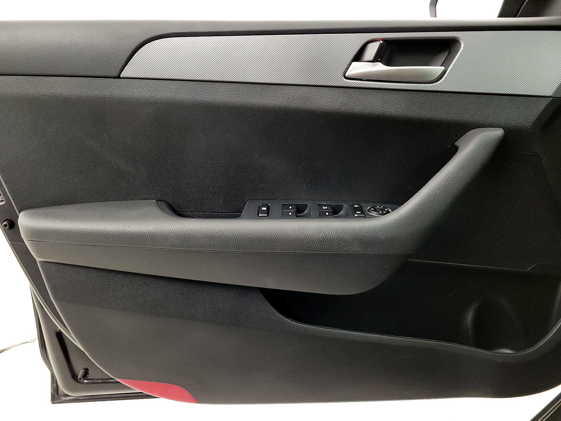 Thumbnail: 2019 Hyundai Sonata - 12