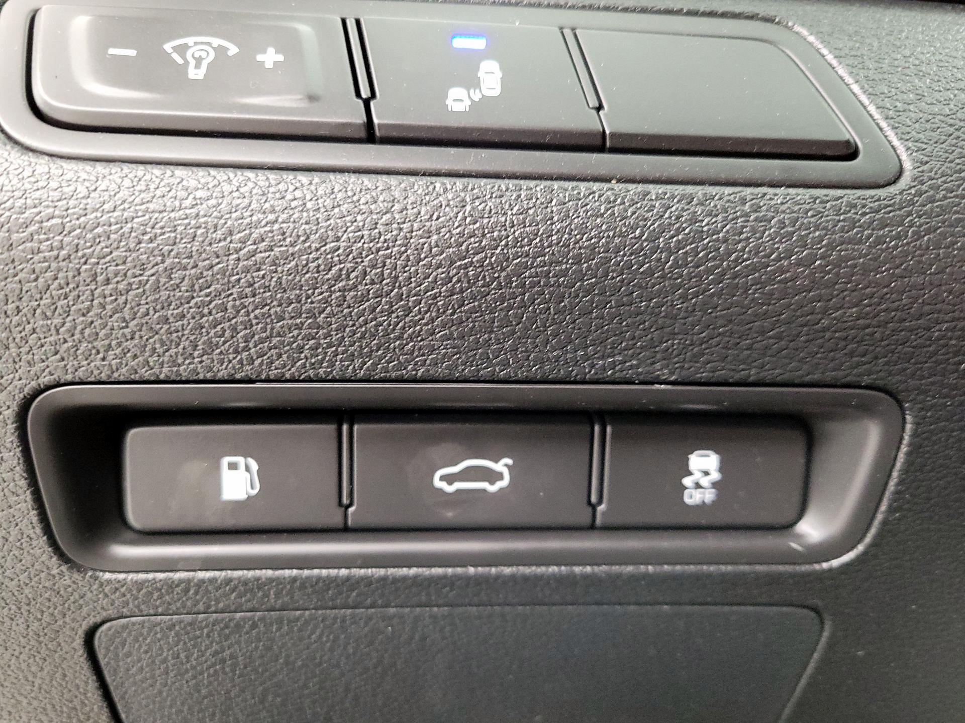 Thumbnail: 2019 Hyundai Sonata - 13