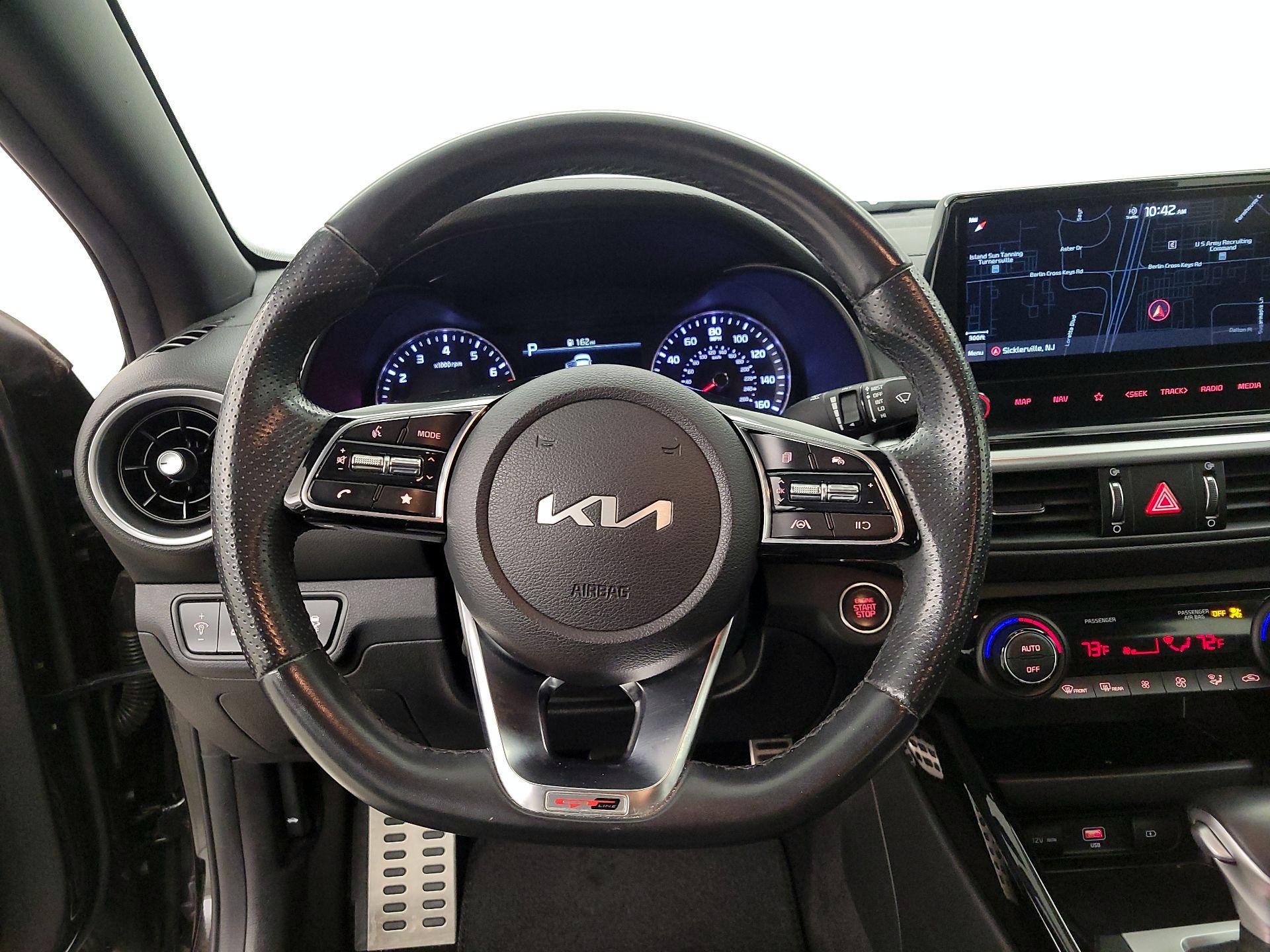 Thumbnail: 2022 Kia Forte - 10