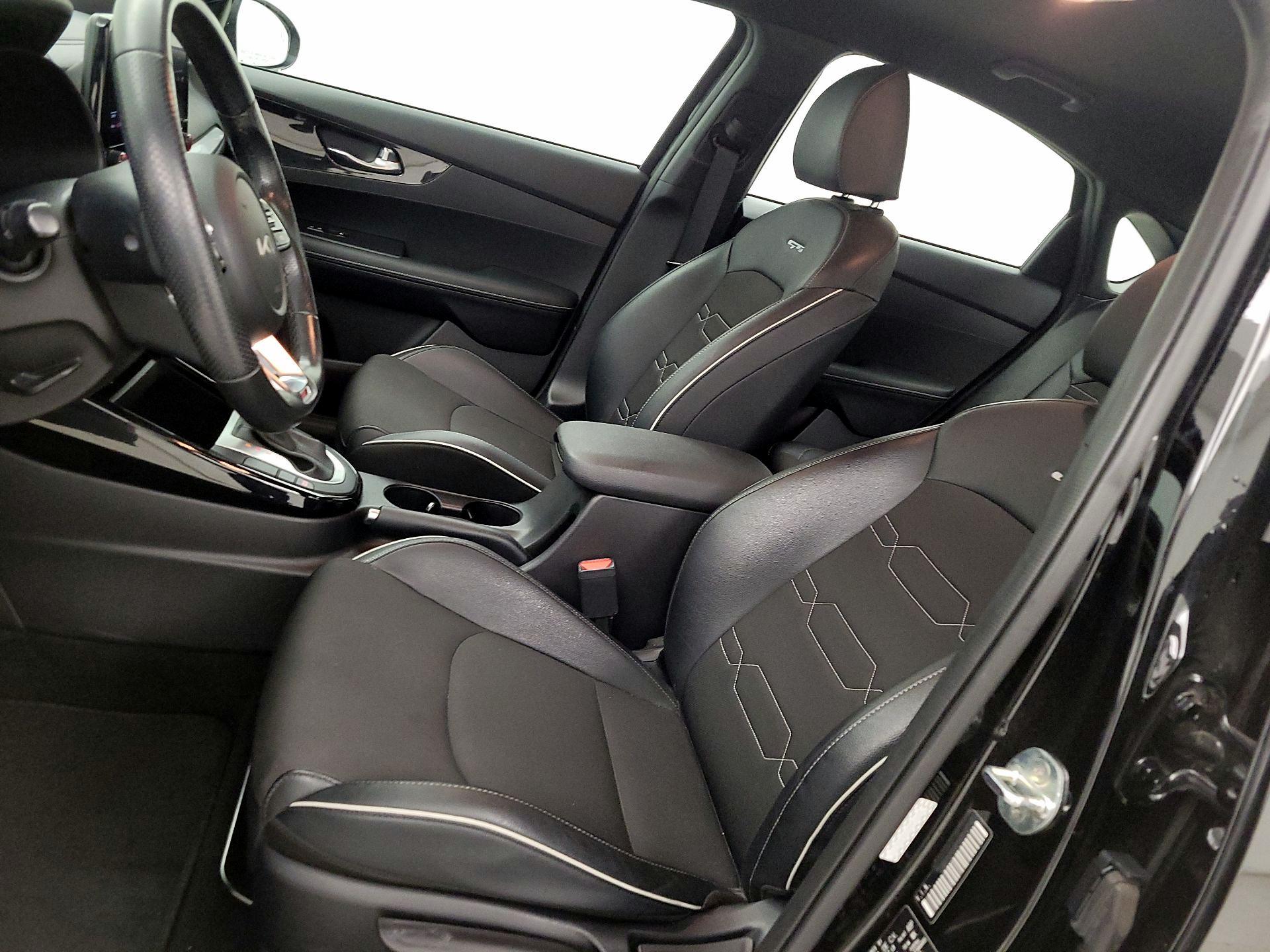 Thumbnail: 2022 Kia Forte - 11