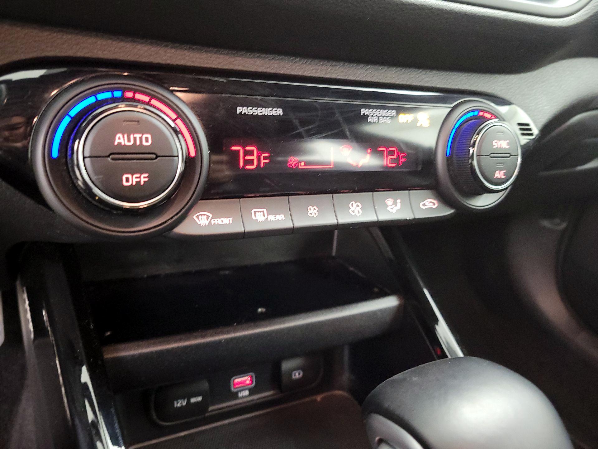 Thumbnail: 2022 Kia Forte - 17