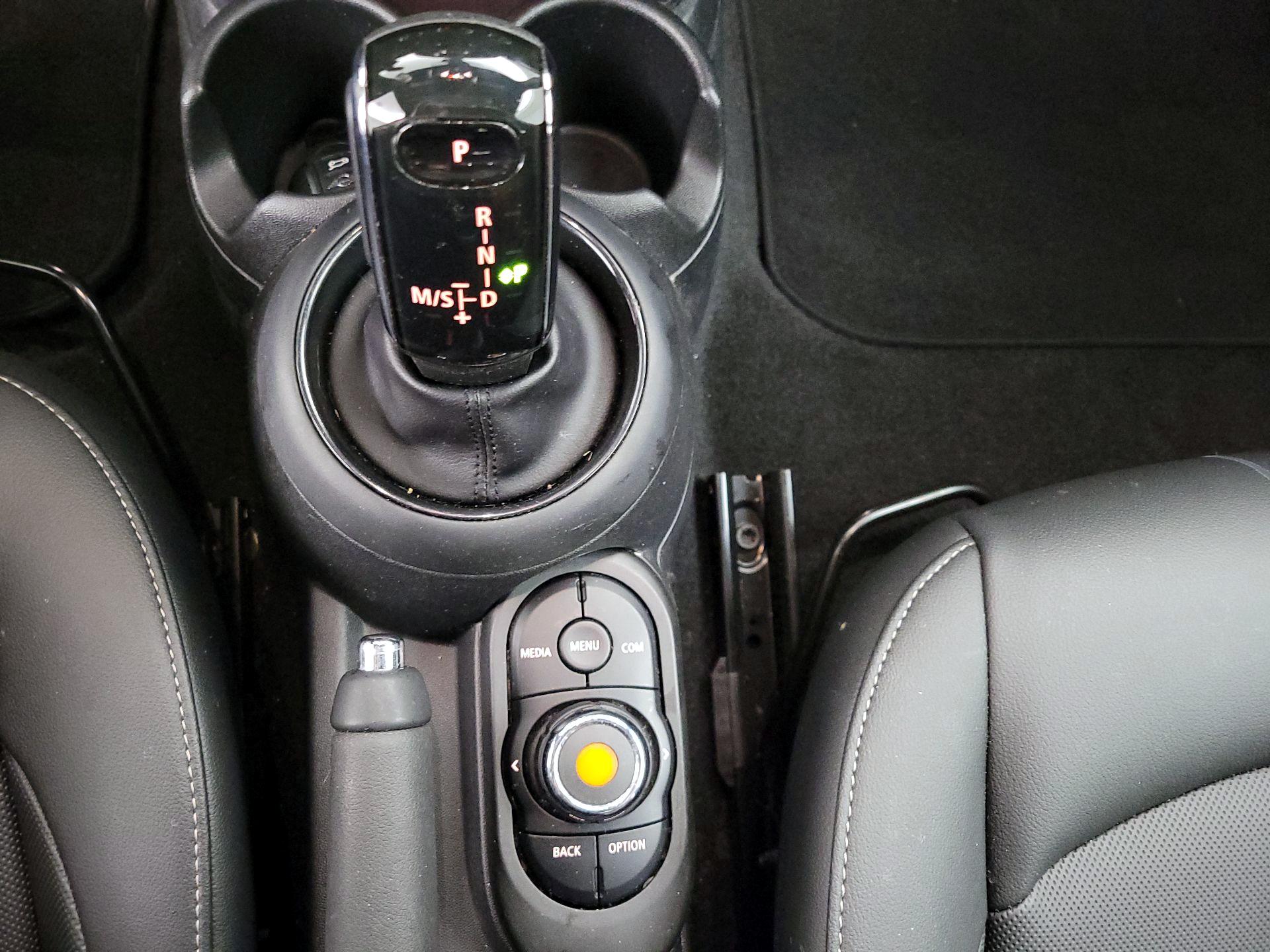 Thumbnail: 2021 MINI Cooper Hardtop - 17