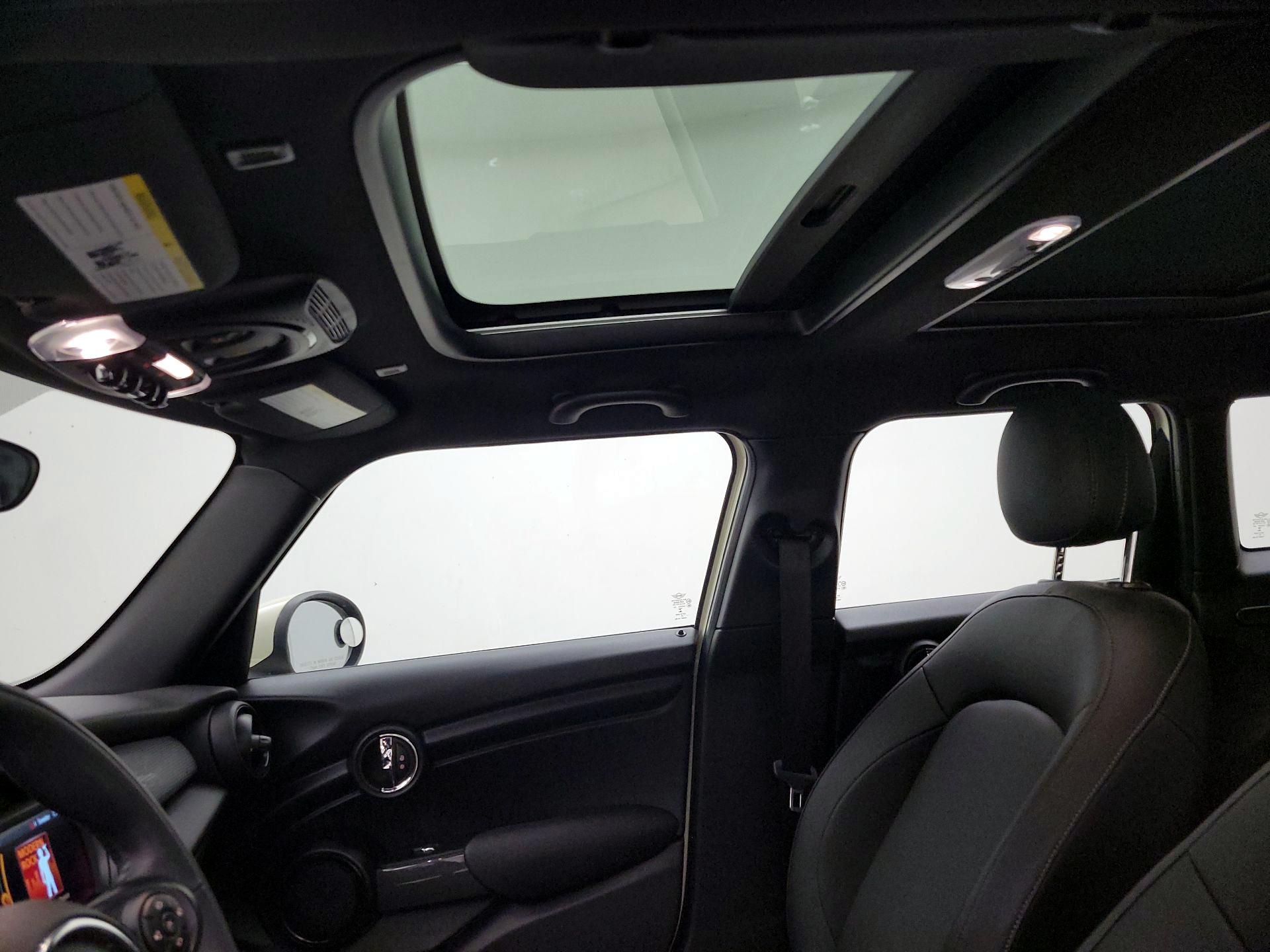 Thumbnail: 2021 MINI Cooper Hardtop - 19