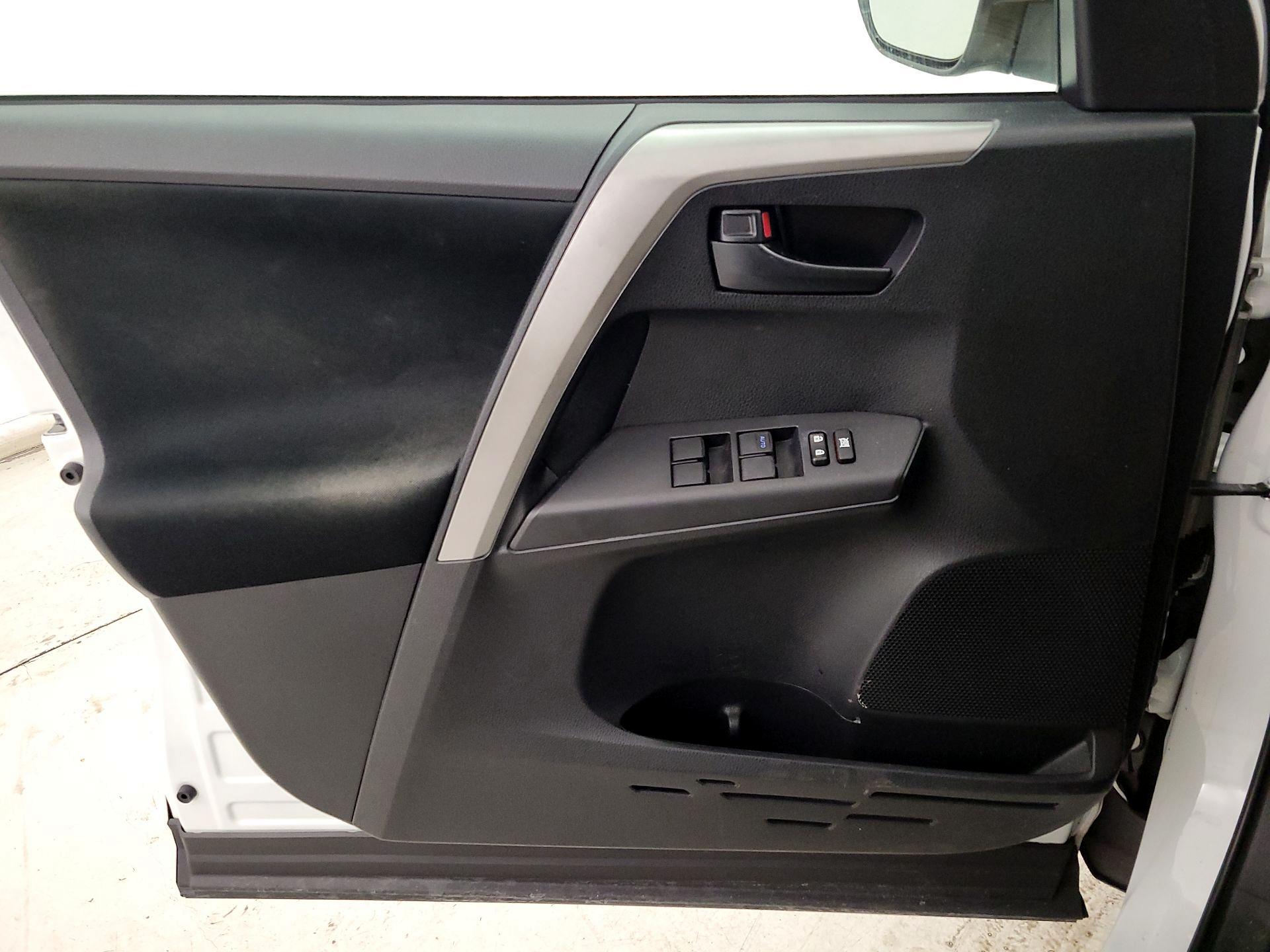 Thumbnail: 2017 Toyota RAV4 - 12