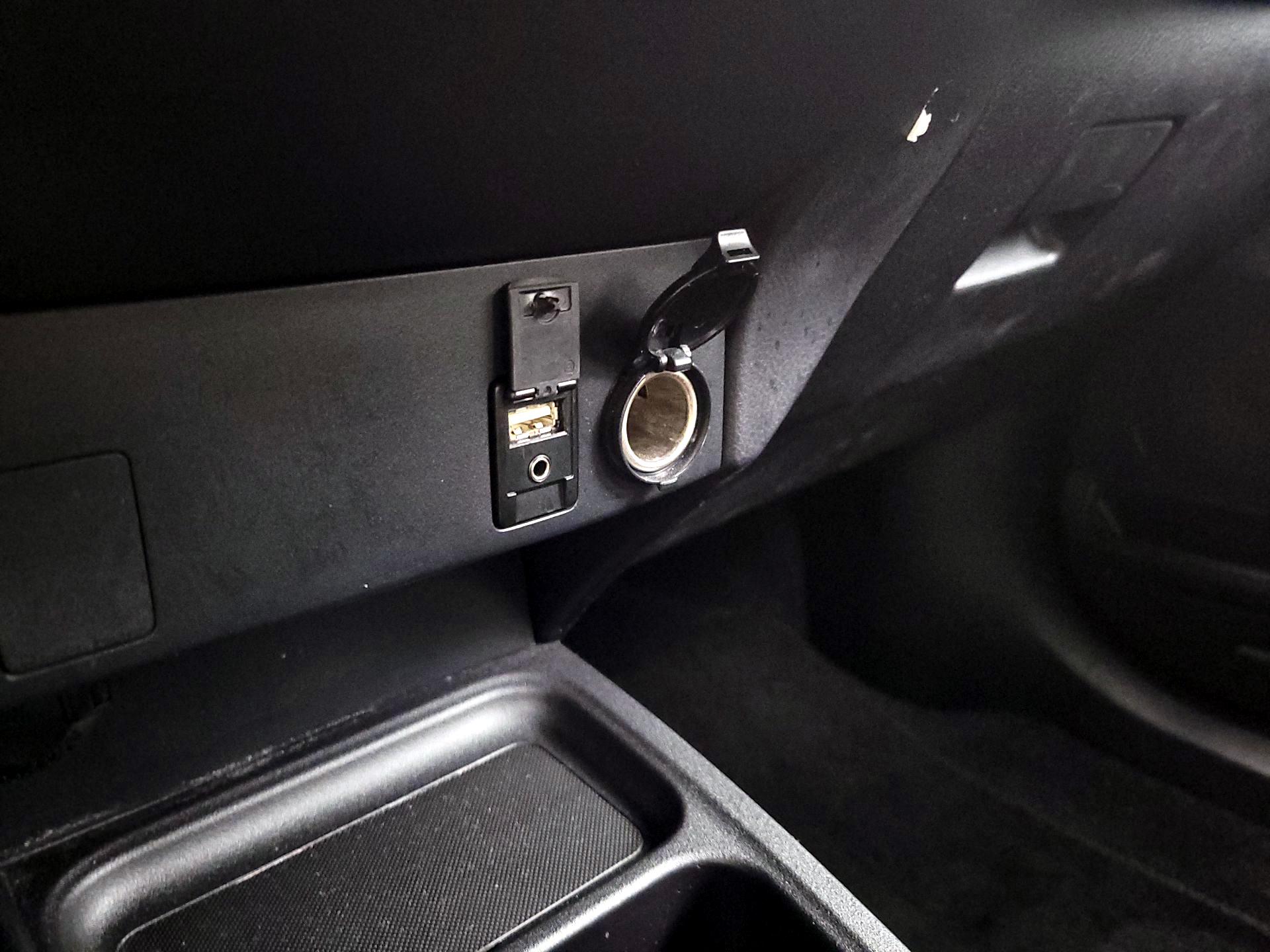 Thumbnail: 2017 Toyota RAV4 - 18