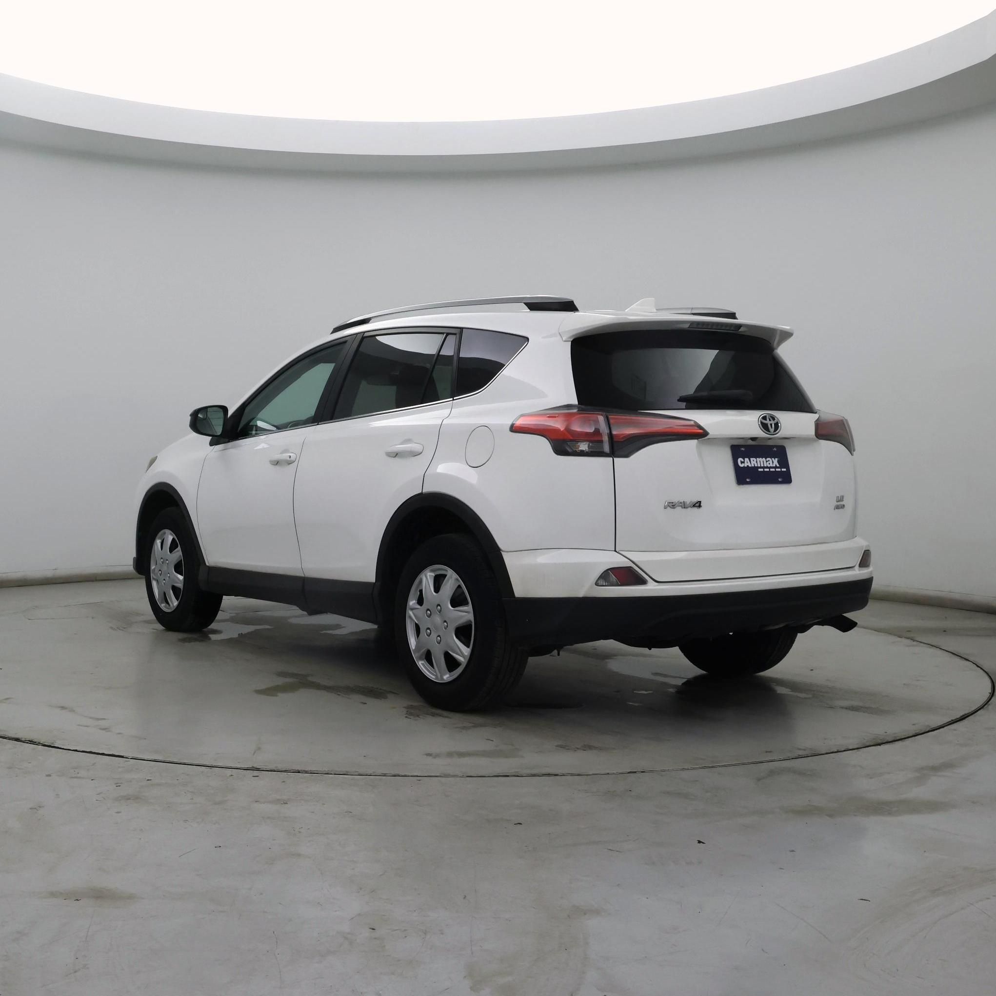 Thumbnail: 2017 Toyota RAV4 - 2