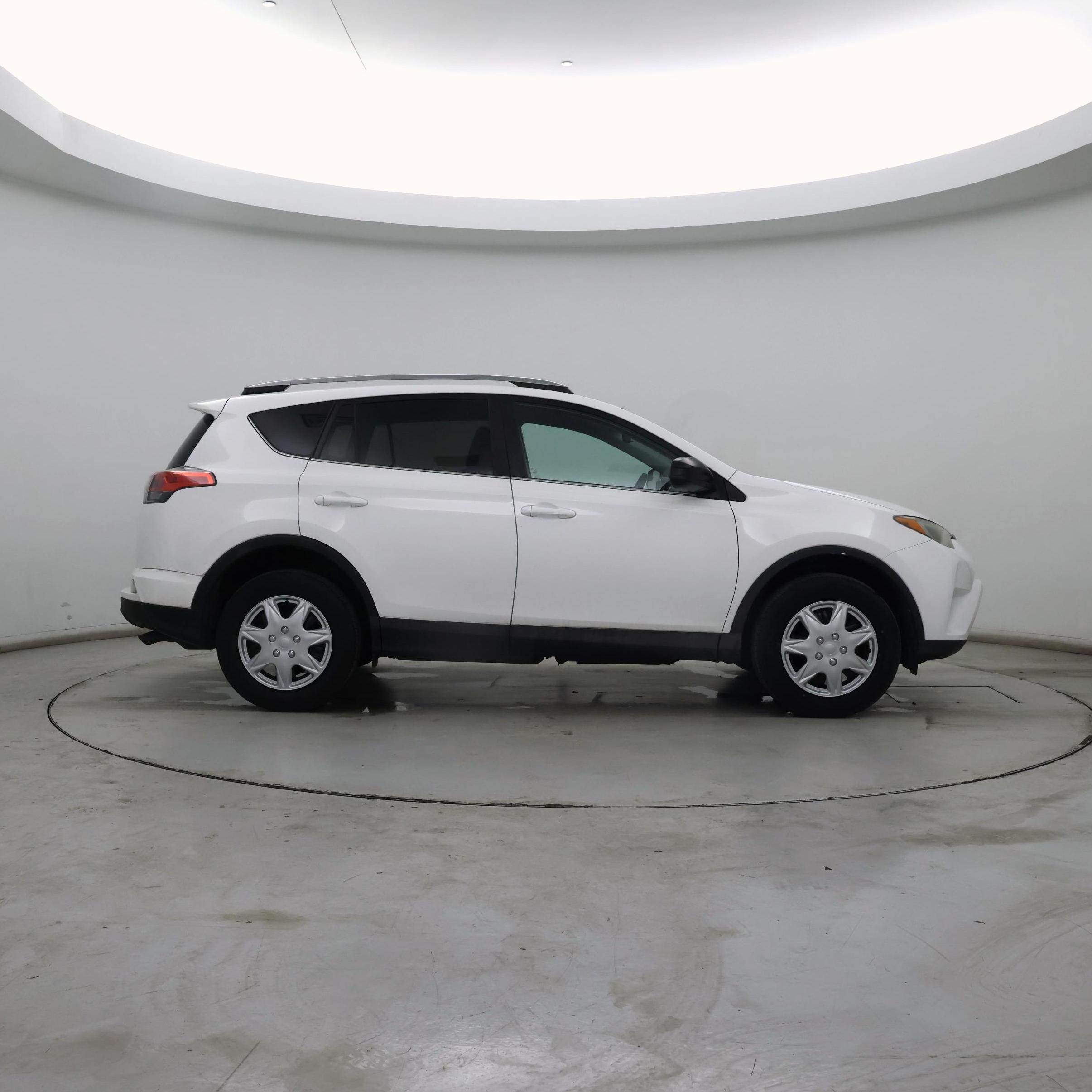 Thumbnail: 2017 Toyota RAV4 - 7