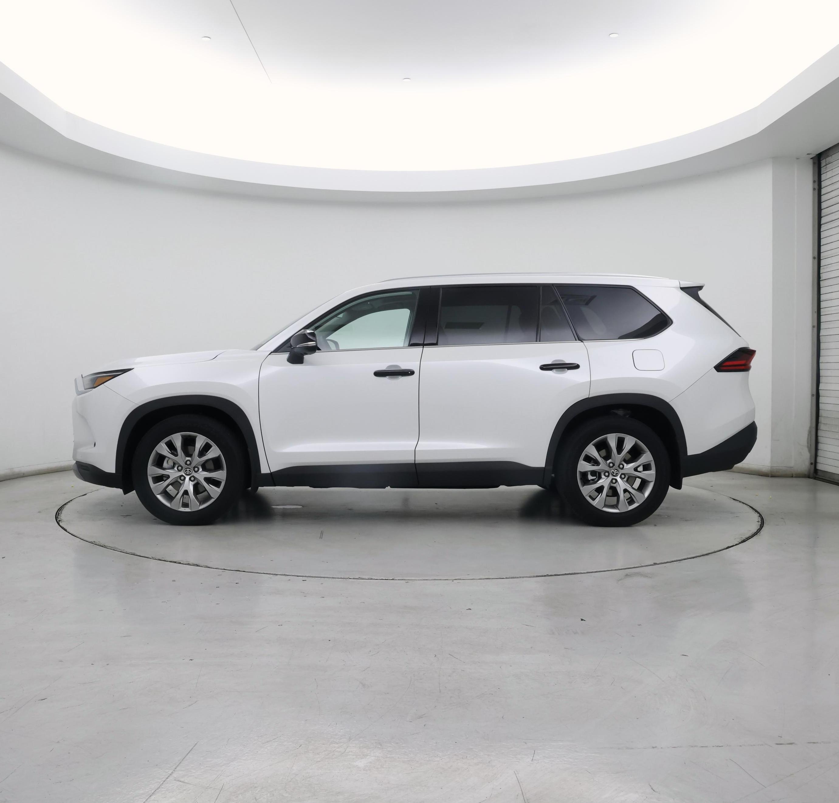 Thumbnail: 2025 Toyota Highlander - 3