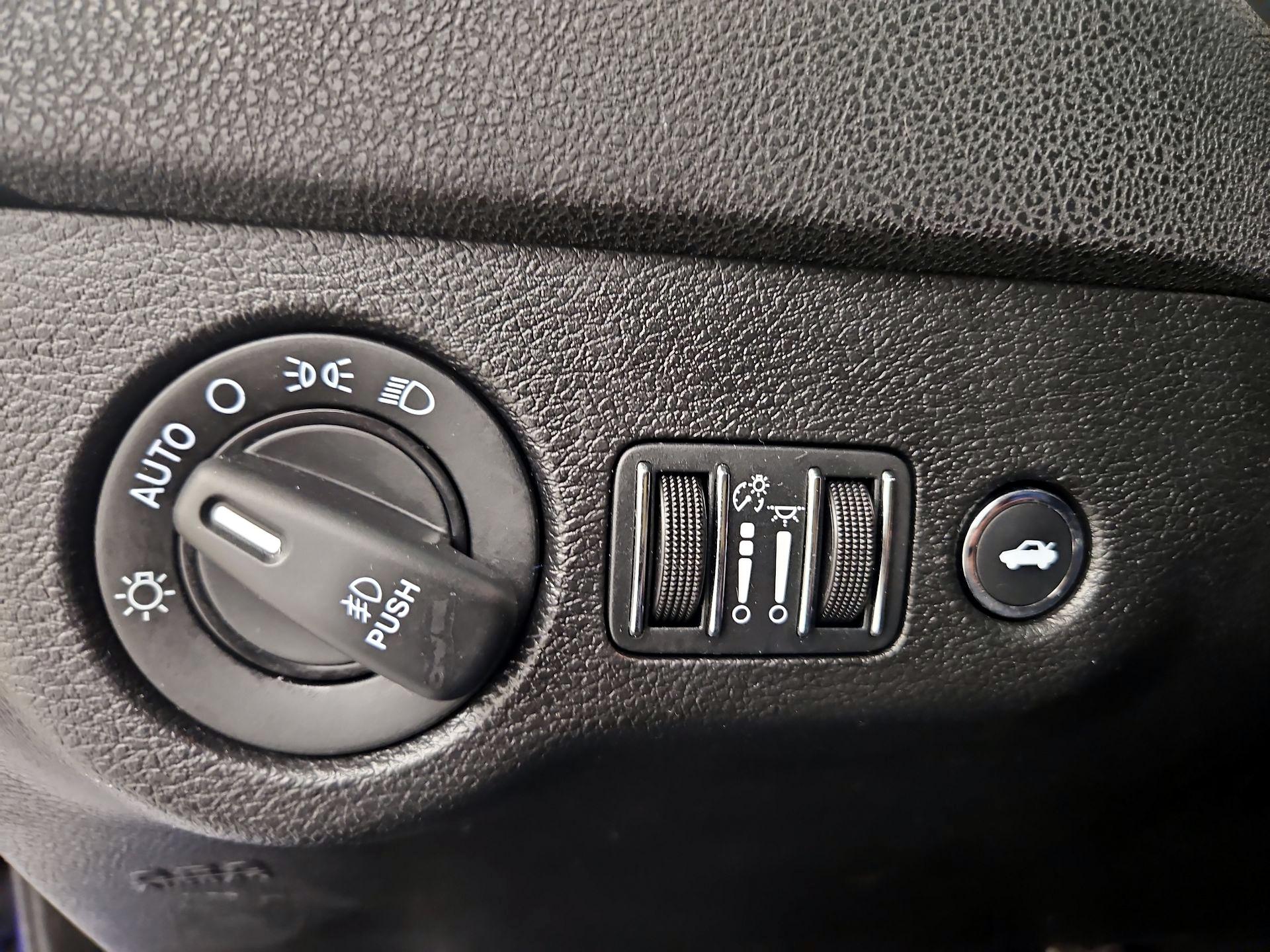 Thumbnail: 2019 Dodge Charger - 13