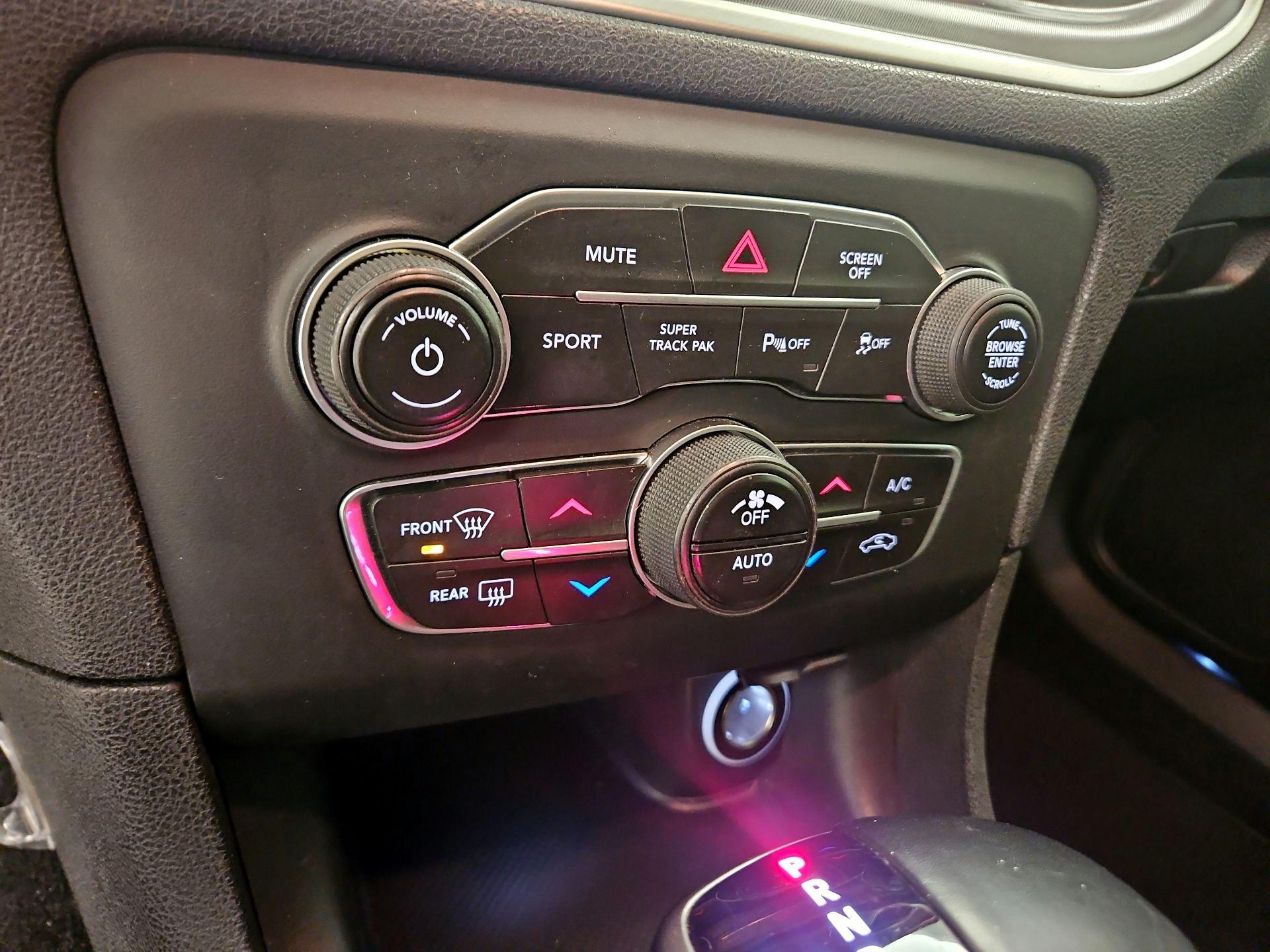 Thumbnail: 2019 Dodge Charger - 16