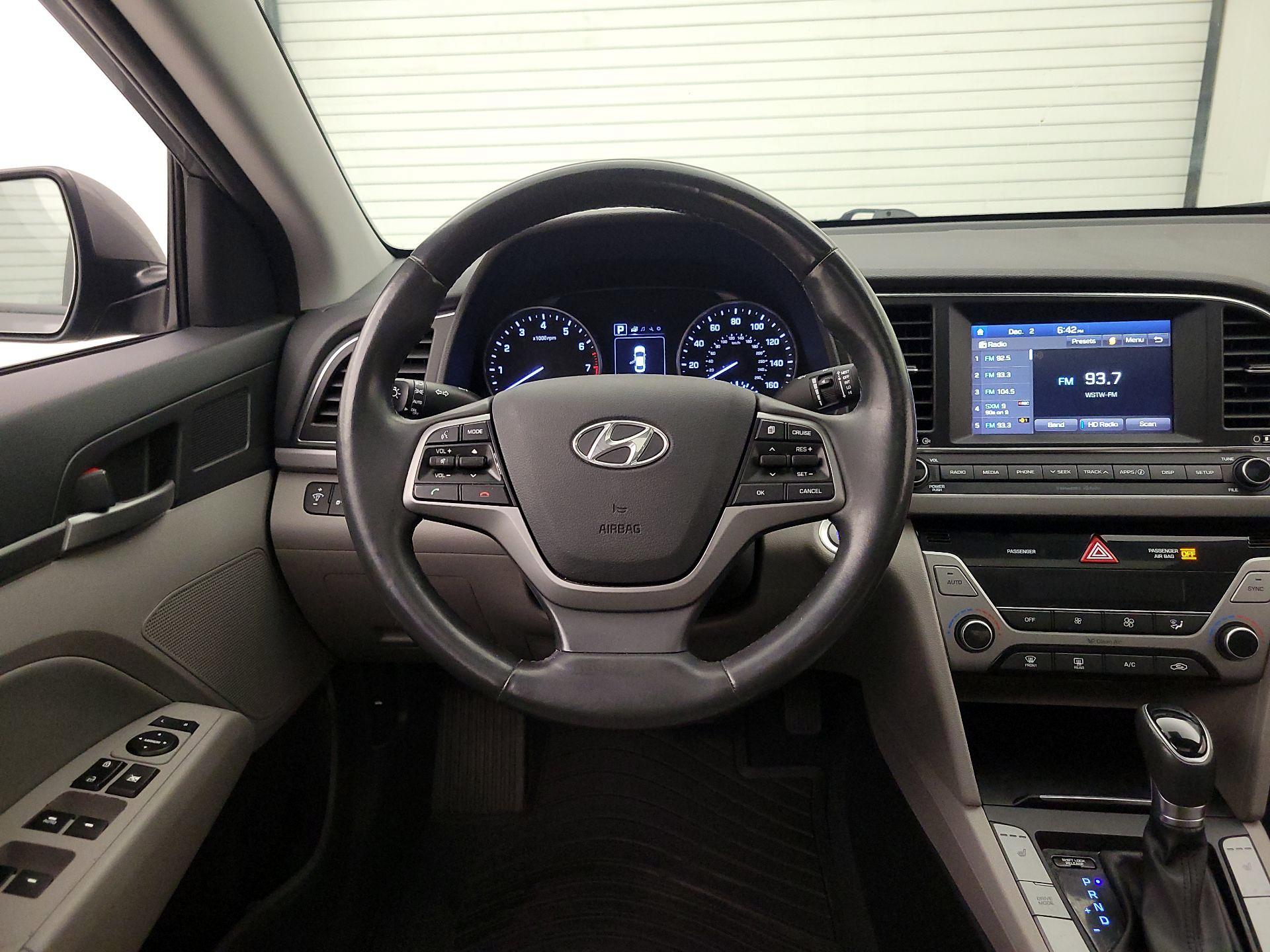 Thumbnail: 2018 Hyundai Elantra - 10