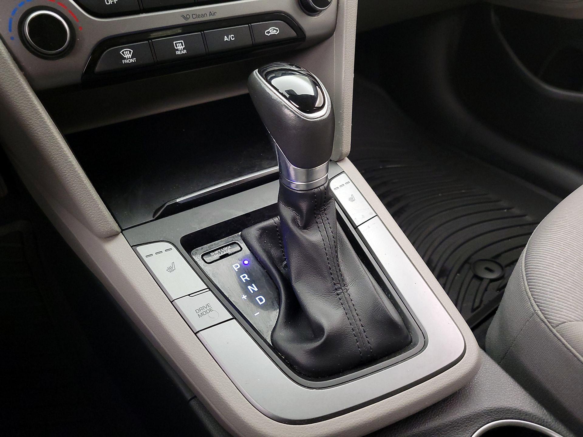 Thumbnail: 2018 Hyundai Elantra - 17