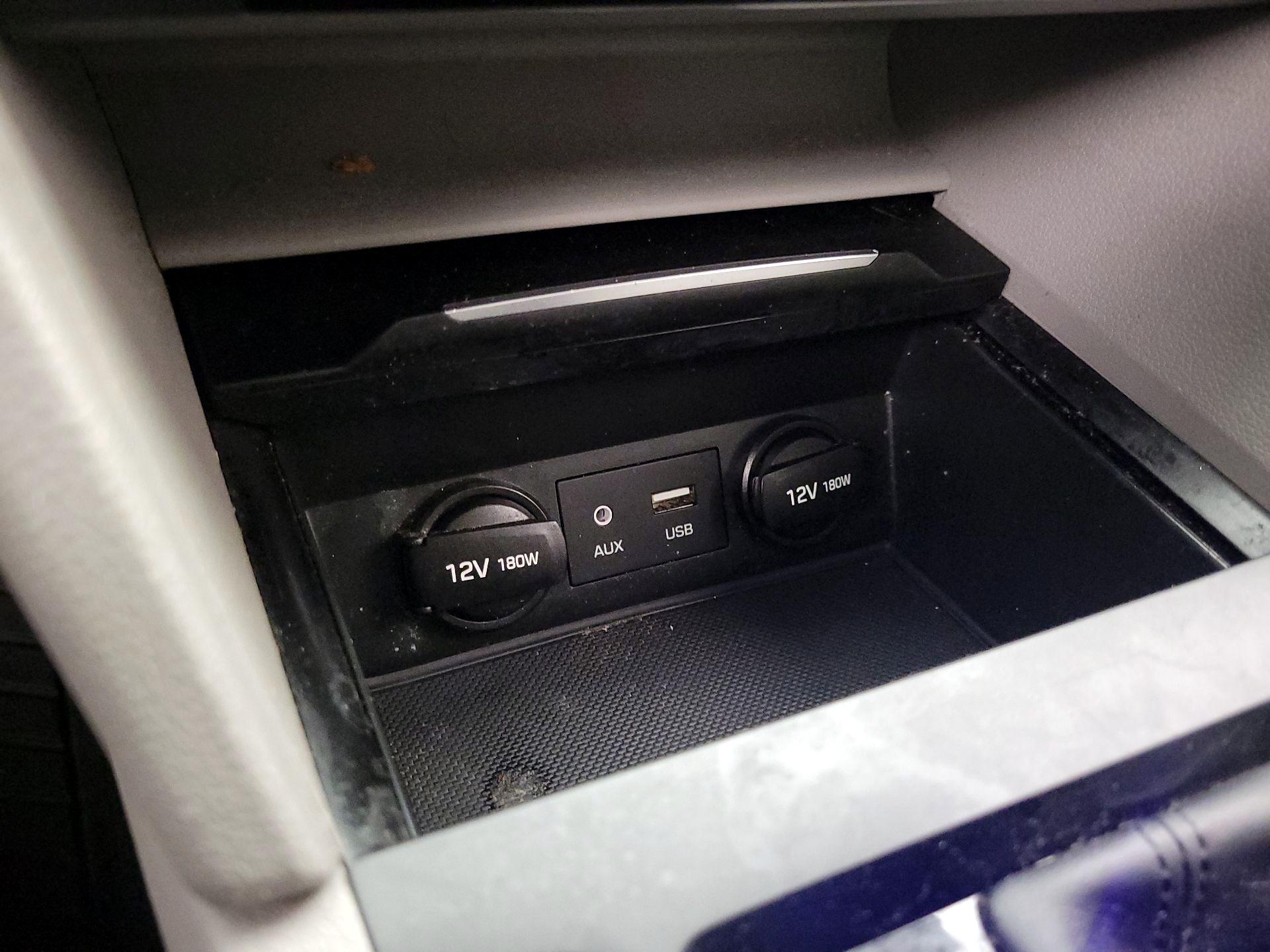 Thumbnail: 2018 Hyundai Elantra - 18