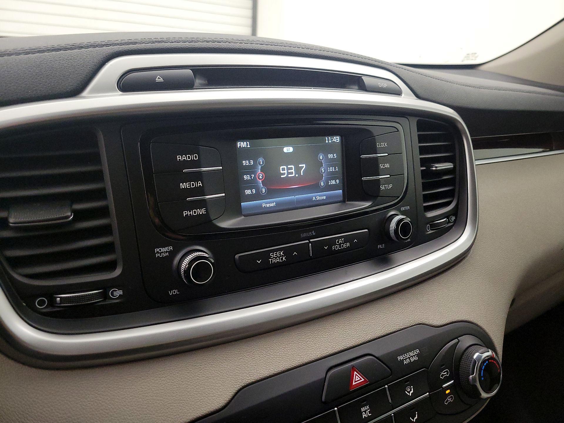 Thumbnail: 2018 Kia Sorento - 15