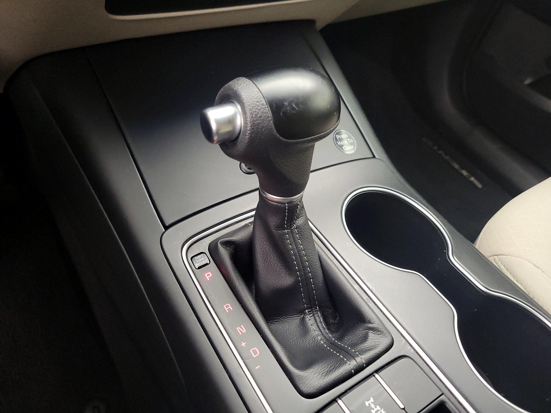 Thumbnail: 2018 Kia Sorento - 17