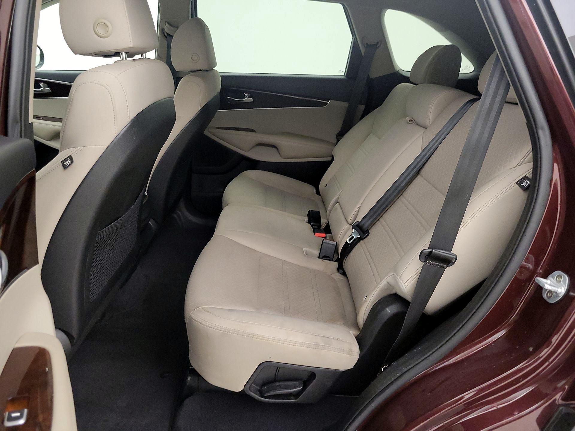 Thumbnail: 2018 Kia Sorento - 18