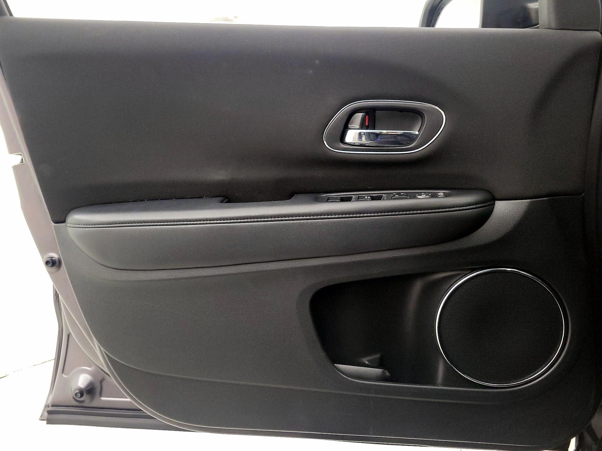 Thumbnail: 2016 Honda HR-V - 12