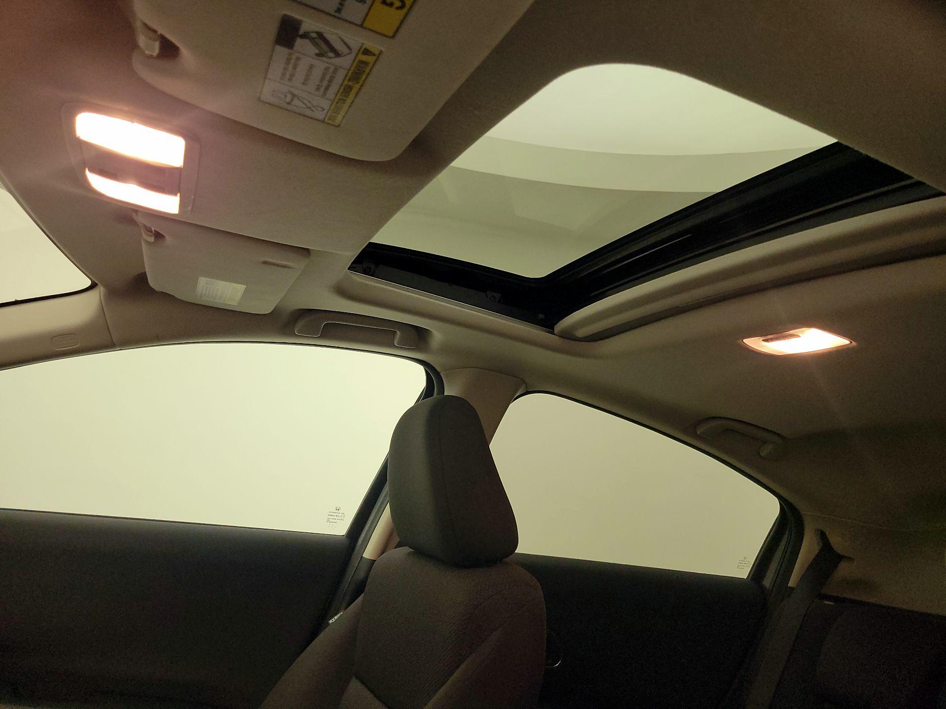 Thumbnail: 2016 Honda HR-V - 18