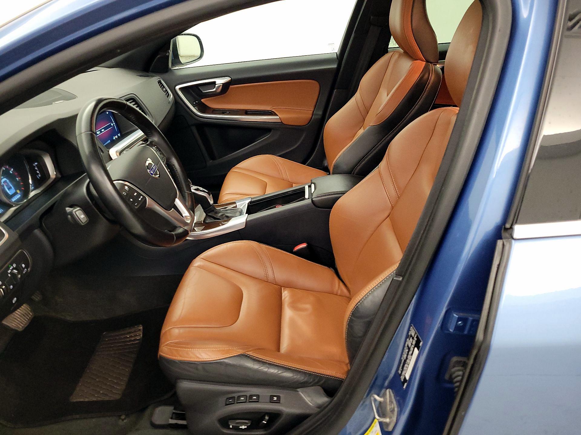 Thumbnail: 2015 Volvo S60 - 11