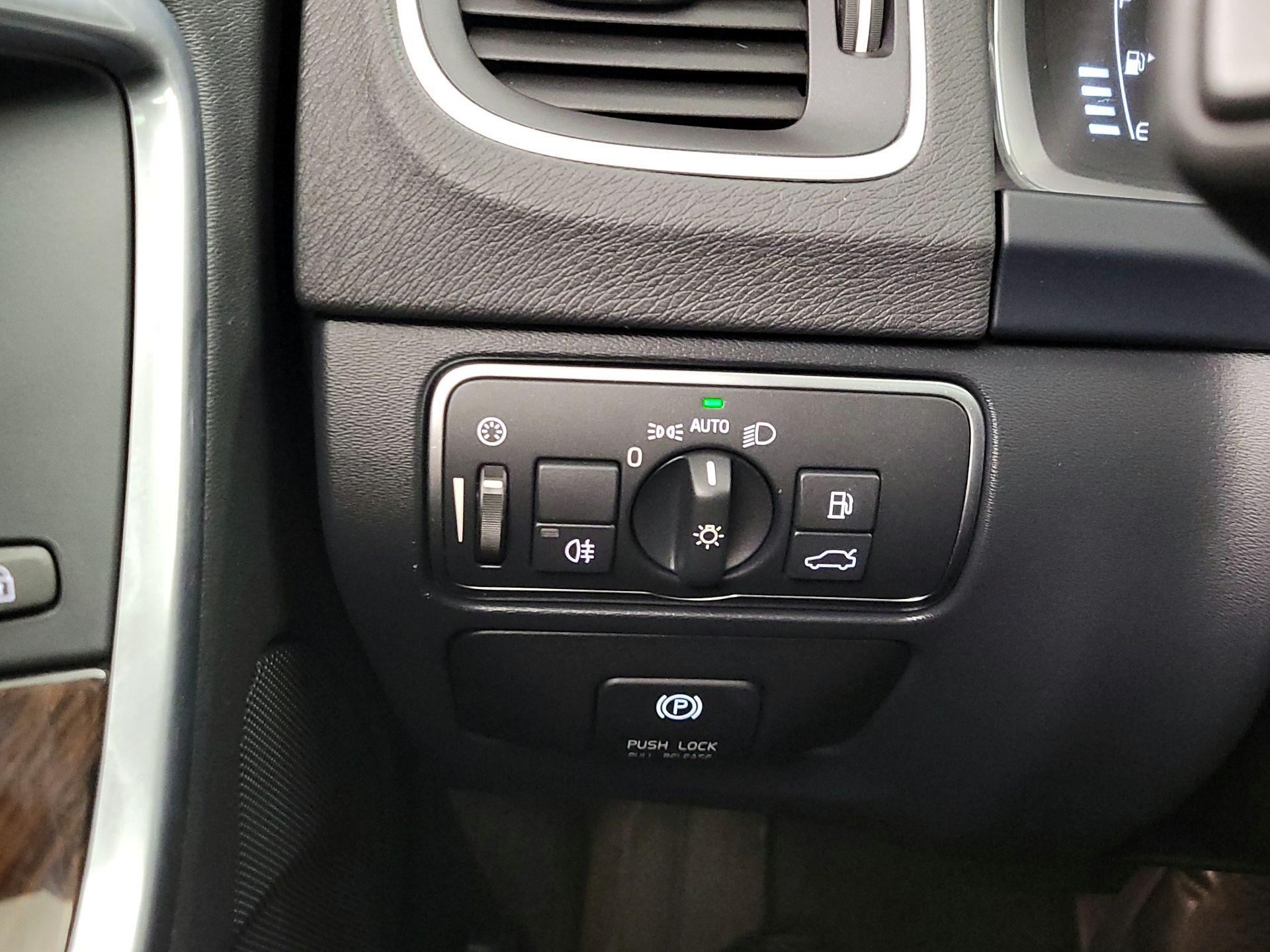 Thumbnail: 2015 Volvo S60 - 13