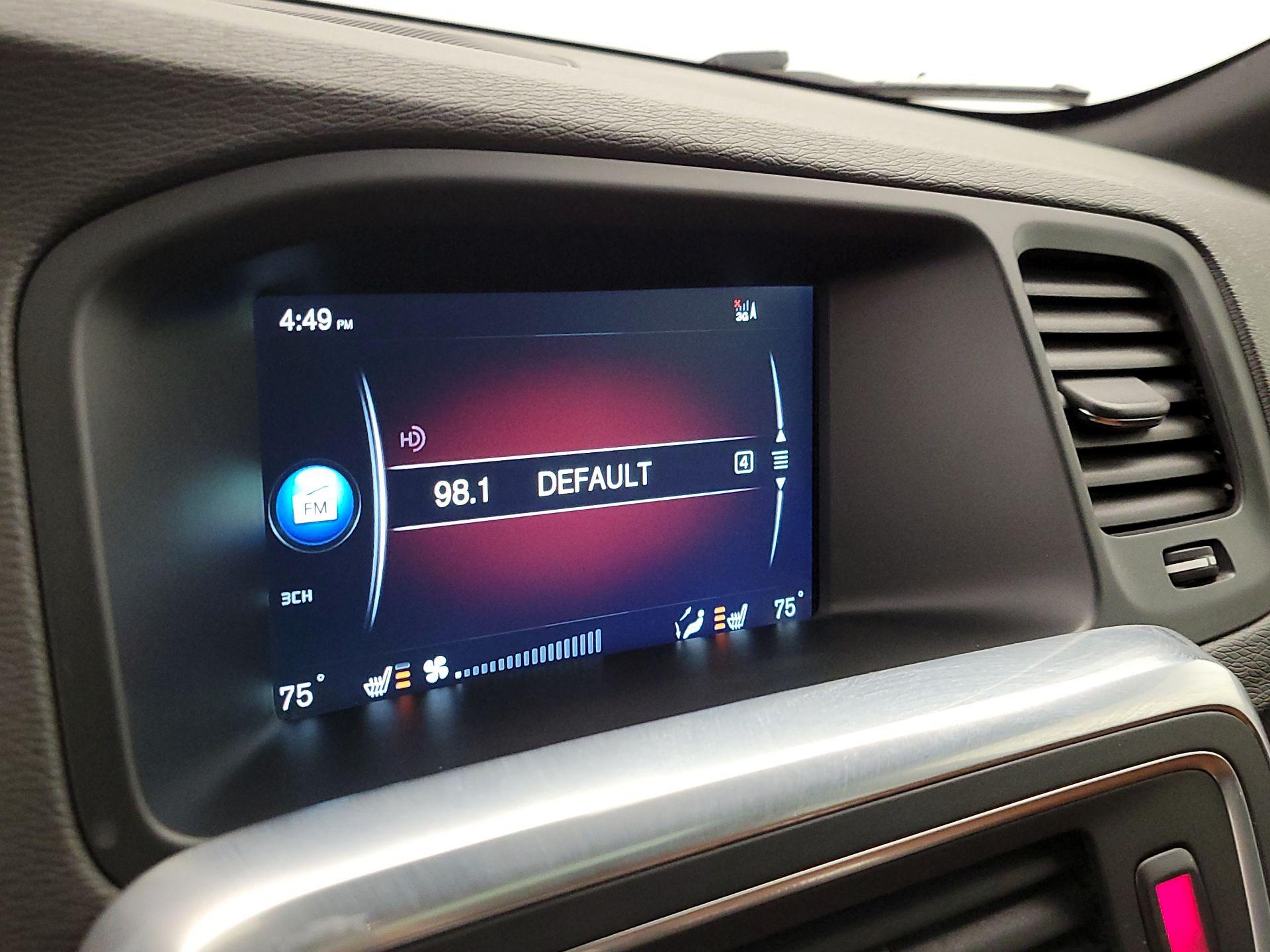 Thumbnail: 2015 Volvo S60 - 15