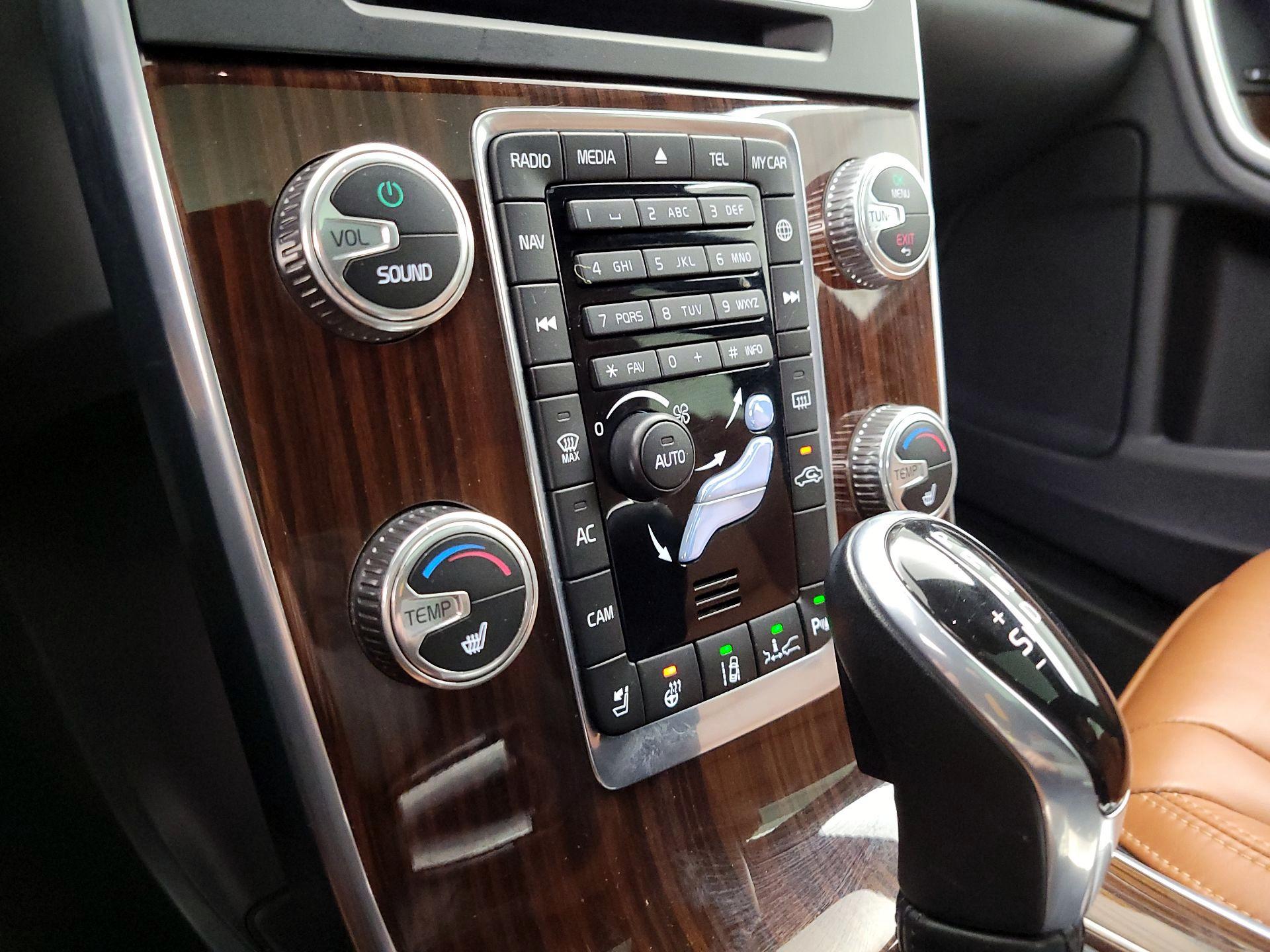 Thumbnail: 2015 Volvo S60 - 16