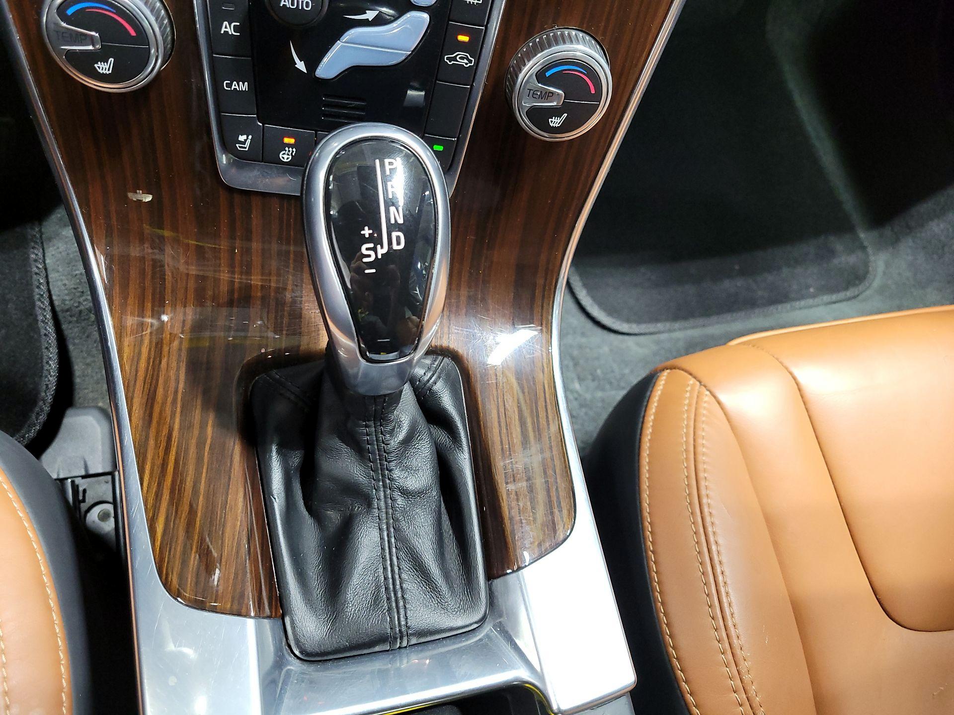 Thumbnail: 2015 Volvo S60 - 17