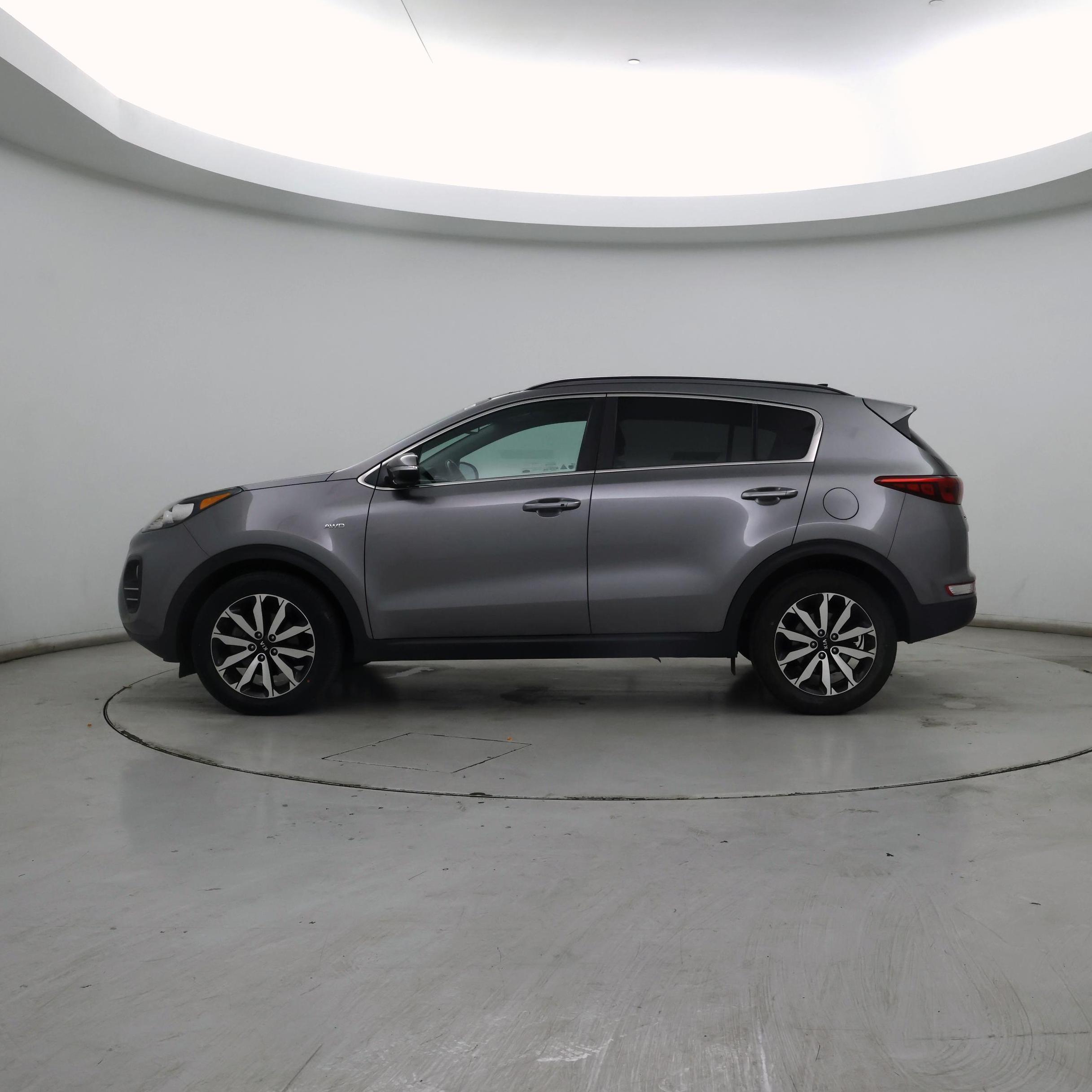 Thumbnail: 2018 Kia Sportage - 3