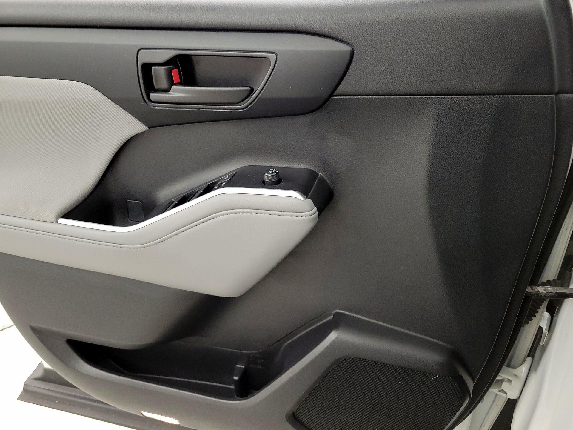 Thumbnail: 2021 Toyota Highlander - 12