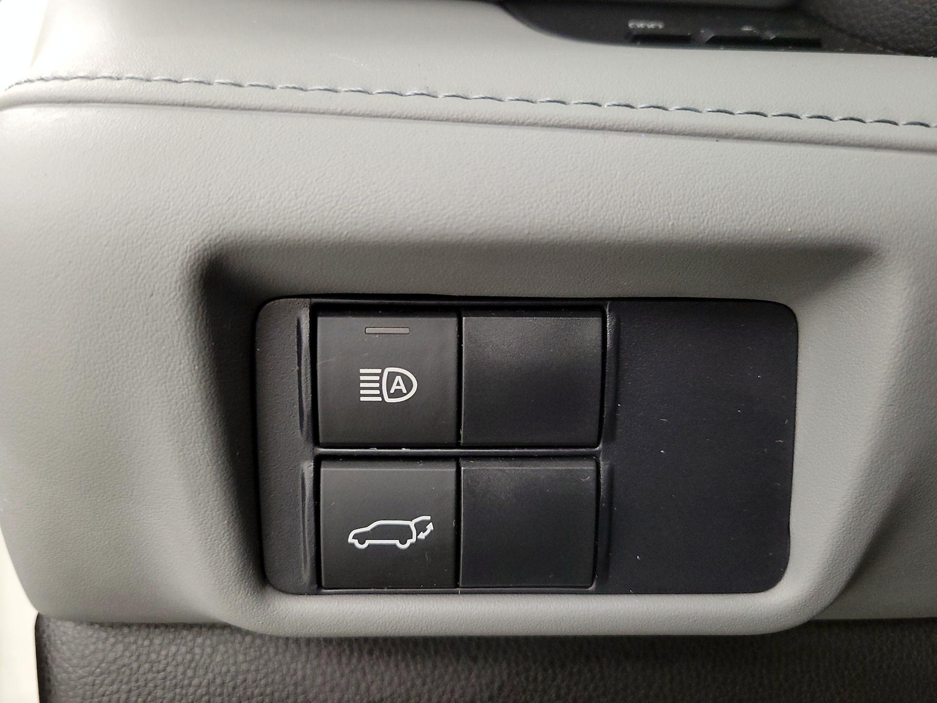 Thumbnail: 2021 Toyota Highlander - 13