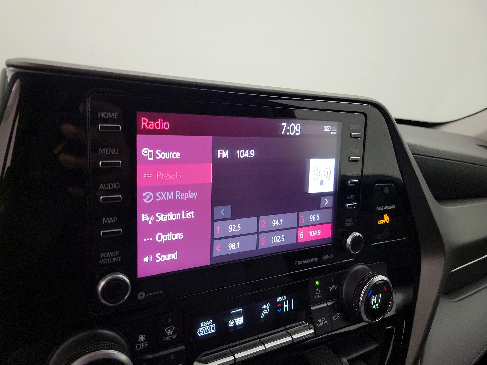 Thumbnail: 2021 Toyota Highlander - 15