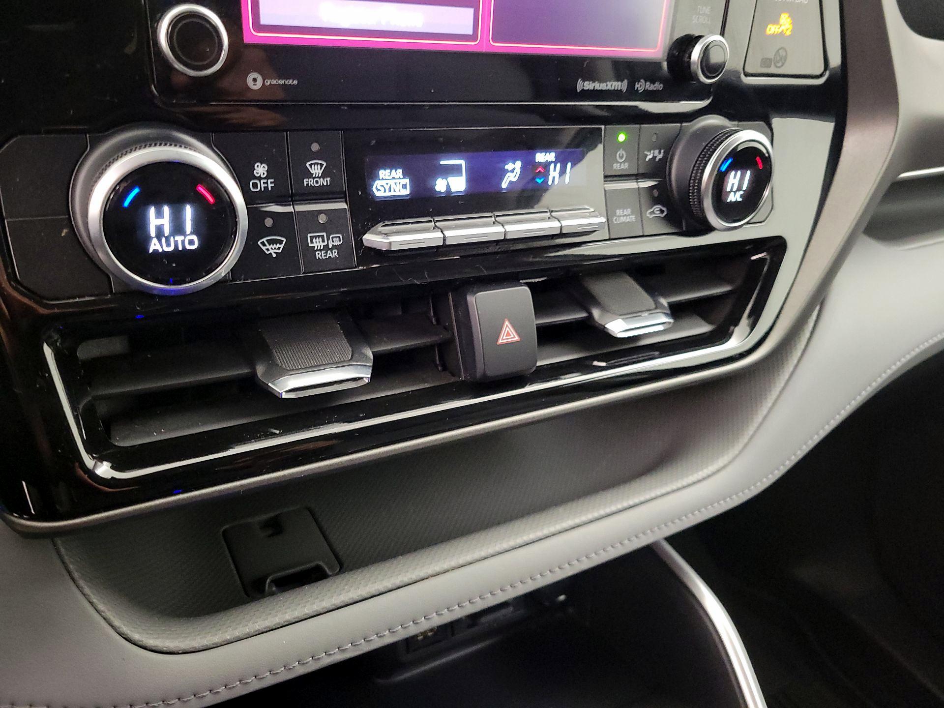 Thumbnail: 2021 Toyota Highlander - 16