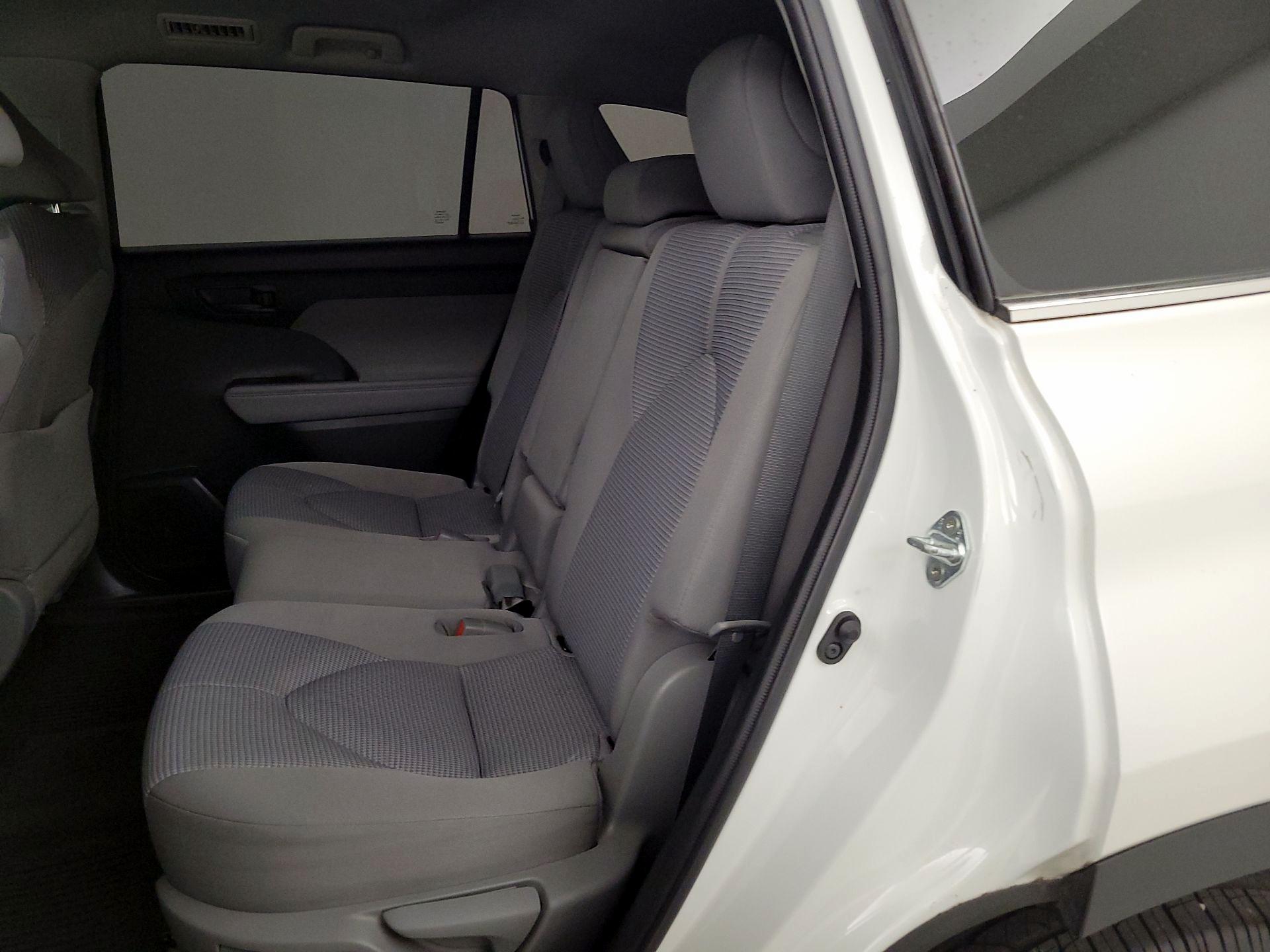 Thumbnail: 2021 Toyota Highlander - 18