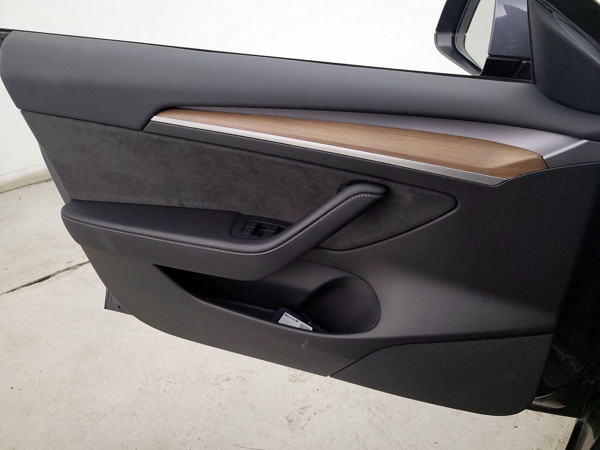 Thumbnail: 2023 Tesla Model 3 - 12