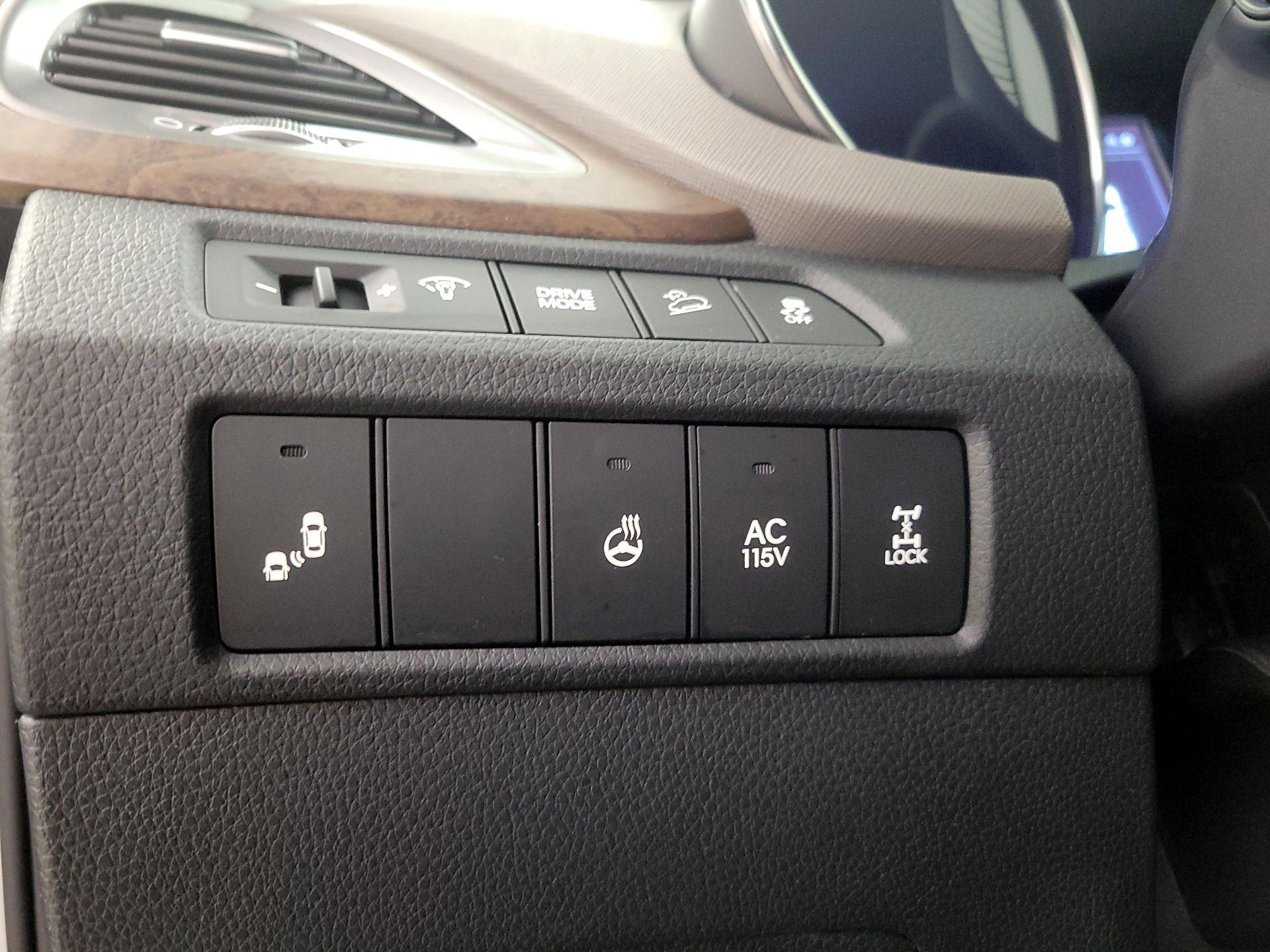 Thumbnail: 2018 Hyundai Santa Fe - 13