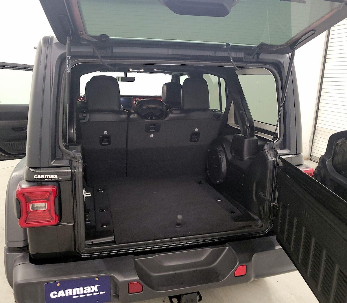 Trunk/Cargo (Seats Up)