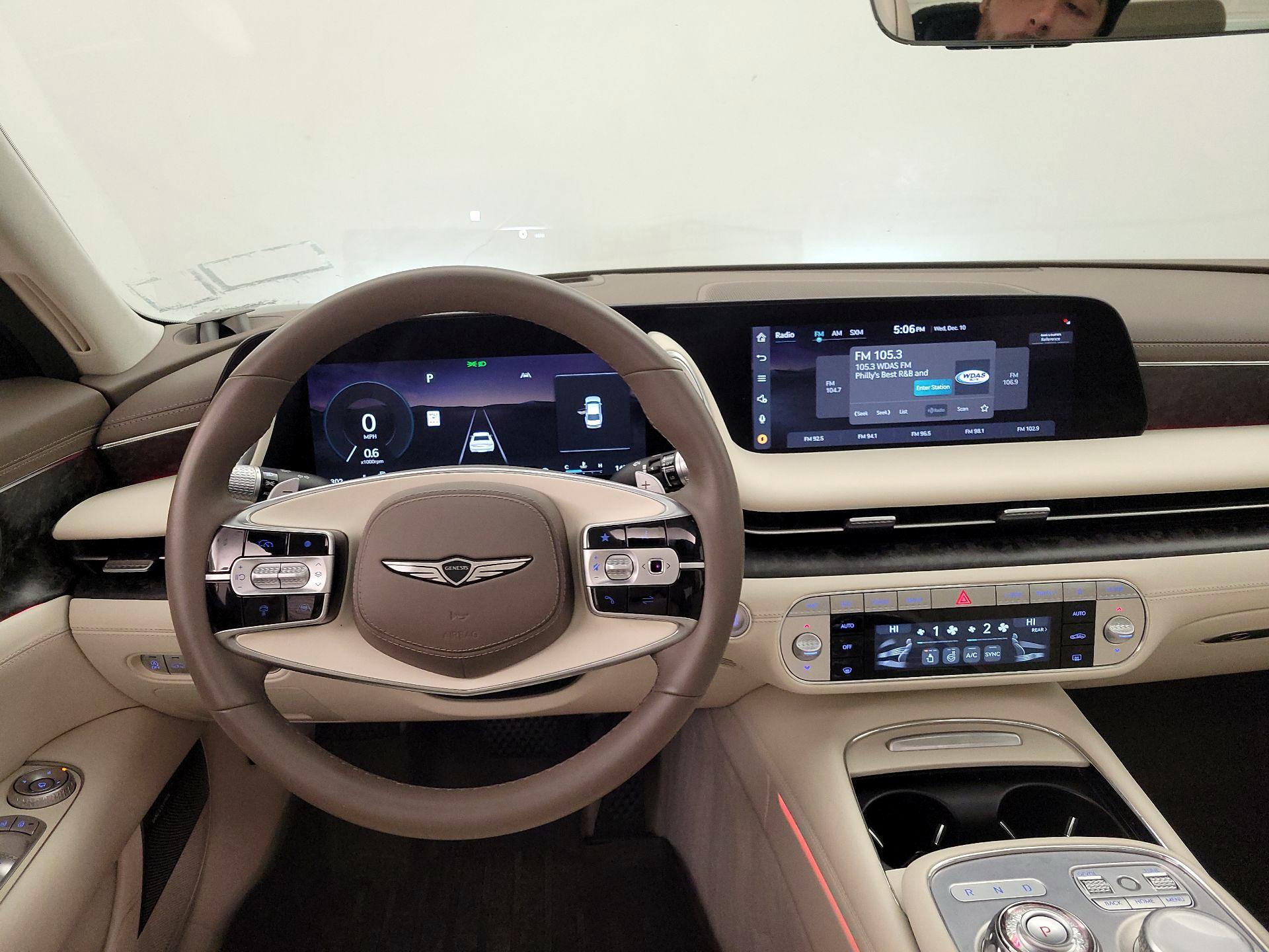 Thumbnail: 2023 Genesis G90 - 10