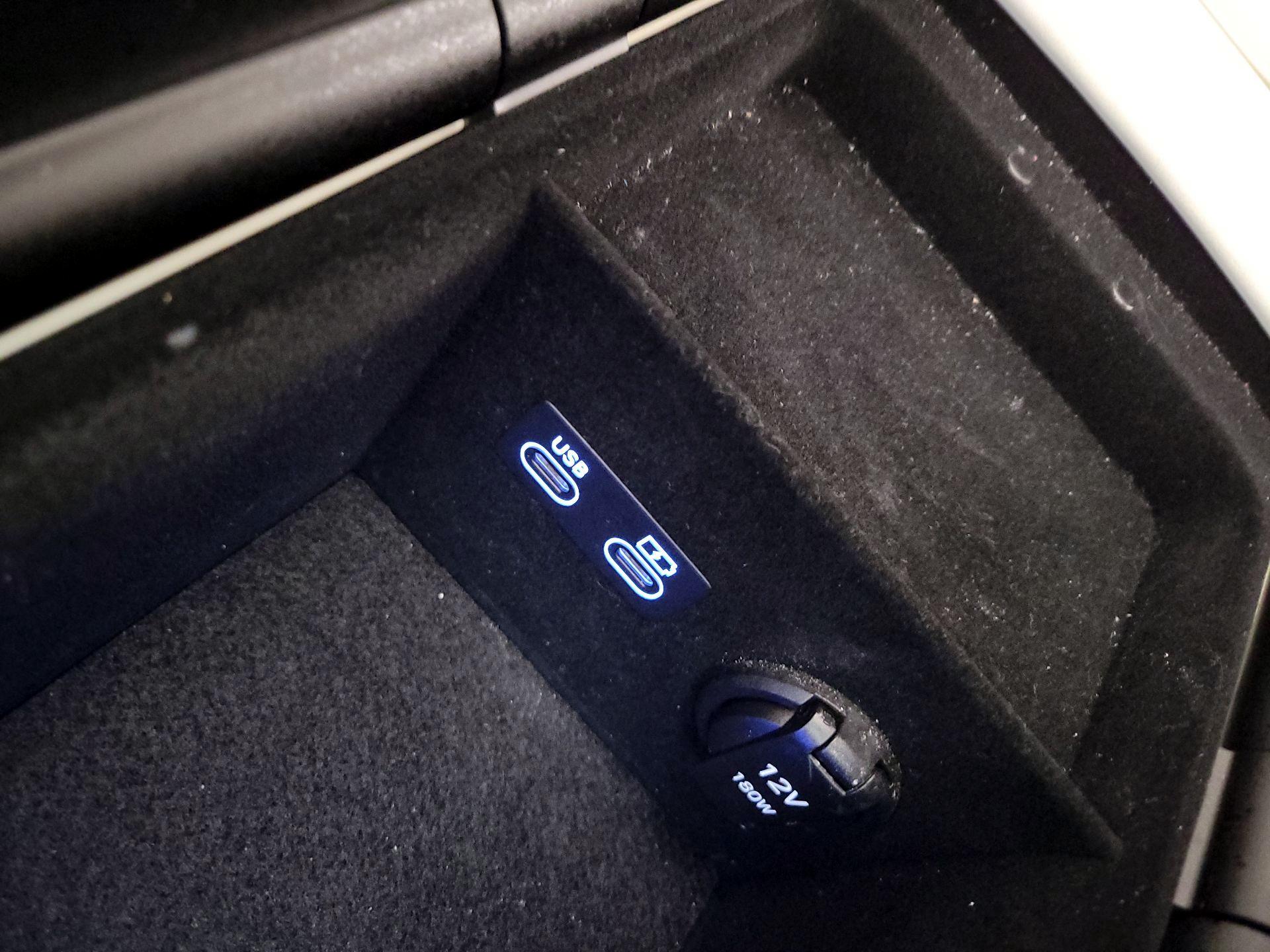 Thumbnail: 2023 Genesis G90 - 19