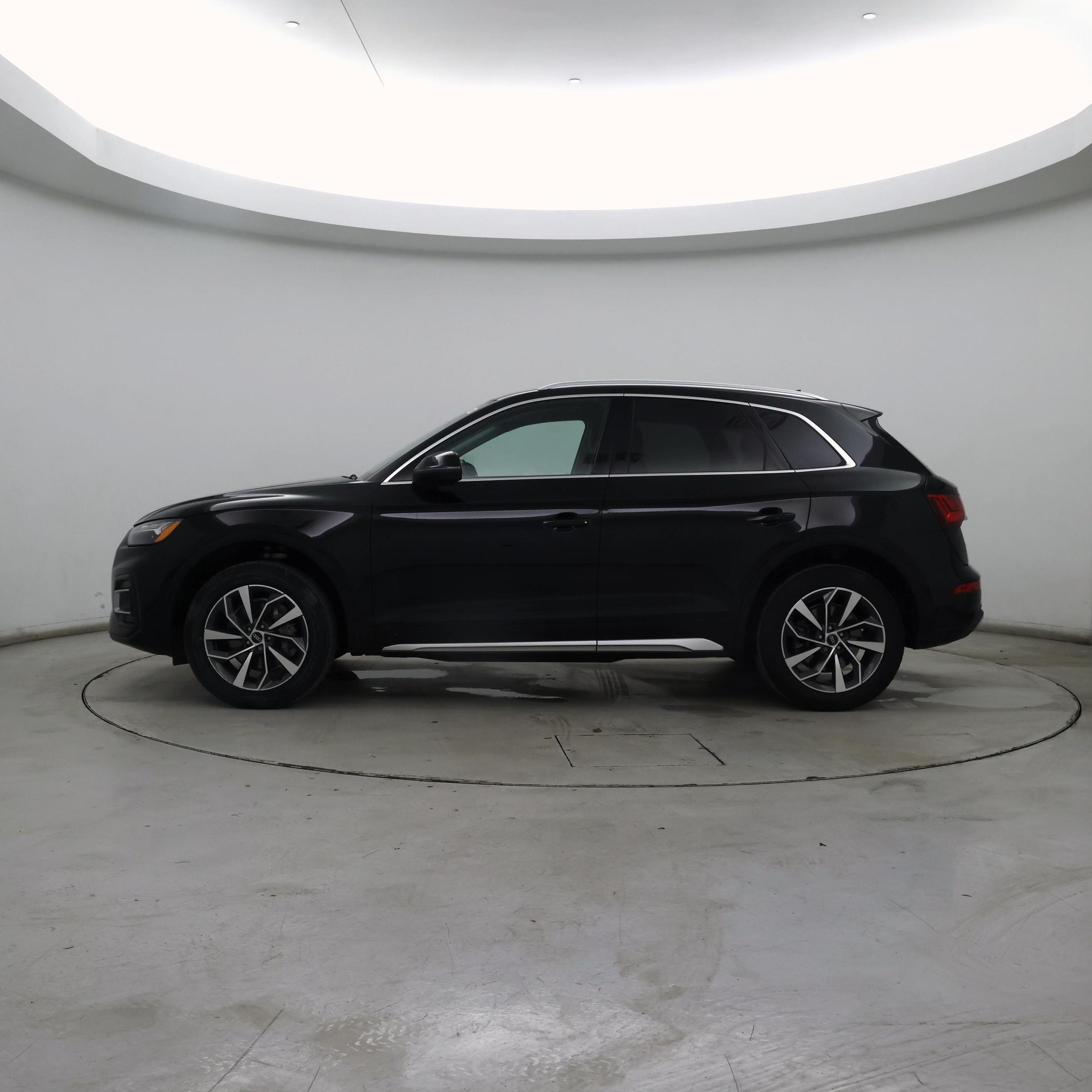 Thumbnail: 2021 Audi Q5 - 3