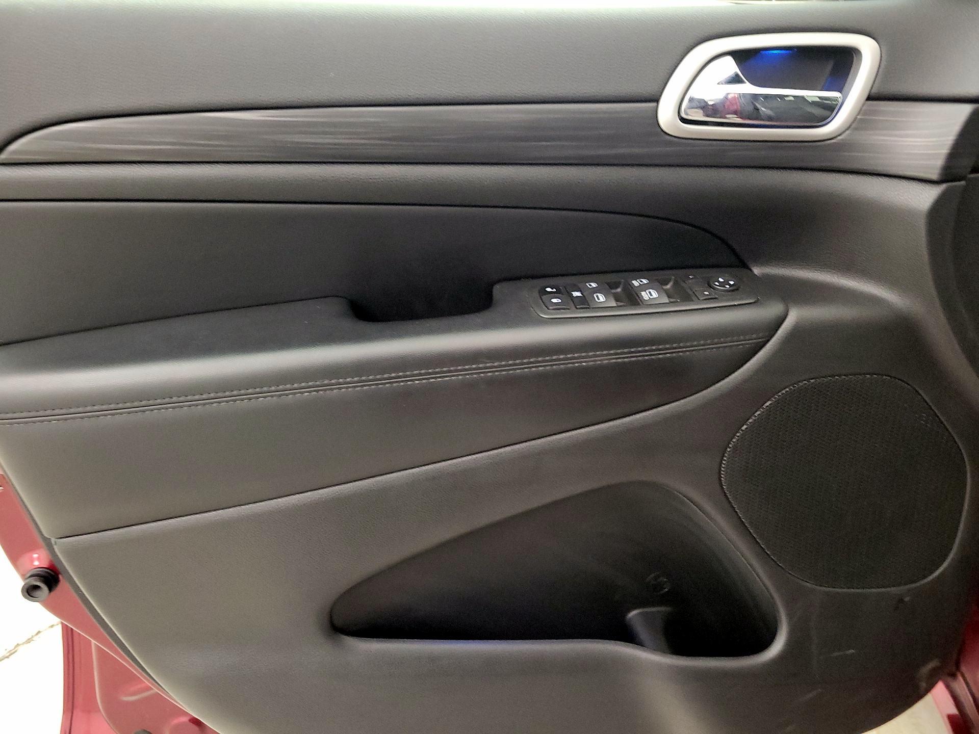 Thumbnail: 2022 Jeep Grand Cherokee - 12