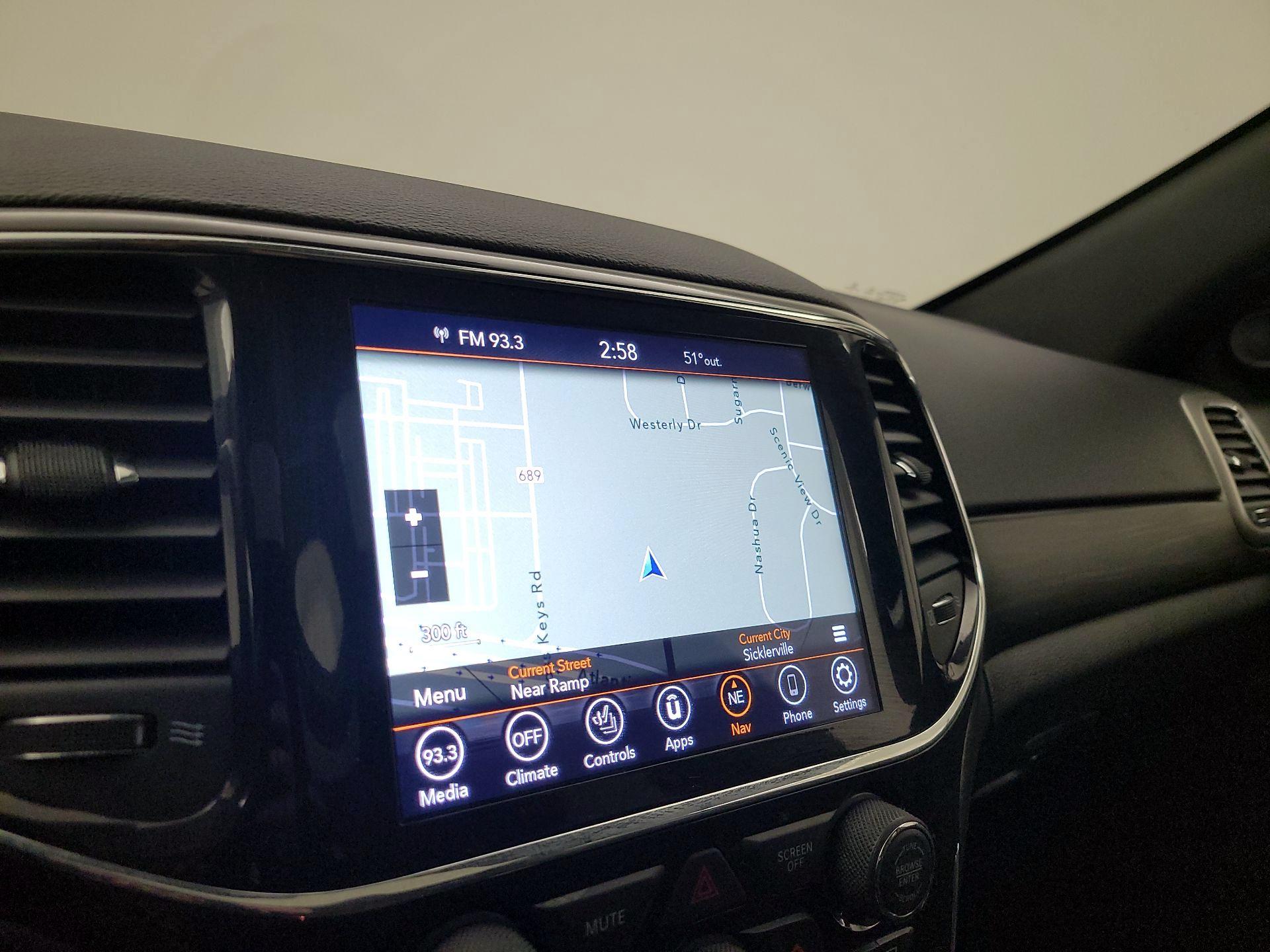 Thumbnail: 2022 Jeep Grand Cherokee - 14