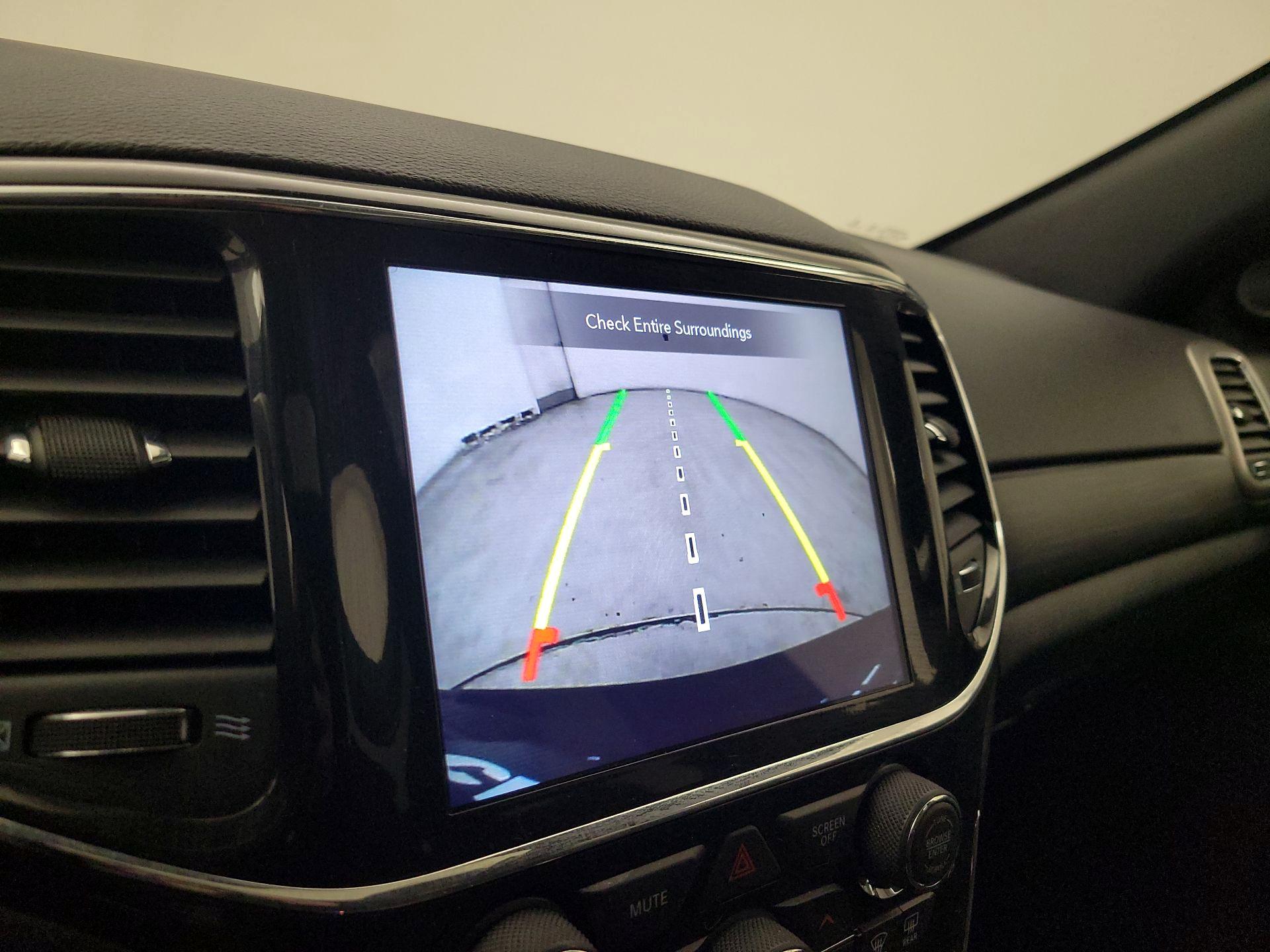 Thumbnail: 2022 Jeep Grand Cherokee - 15