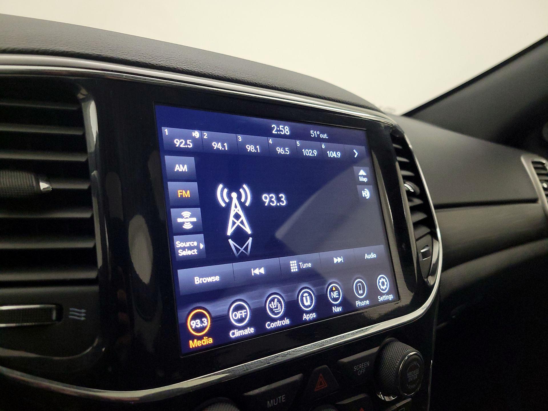 Thumbnail: 2022 Jeep Grand Cherokee - 16