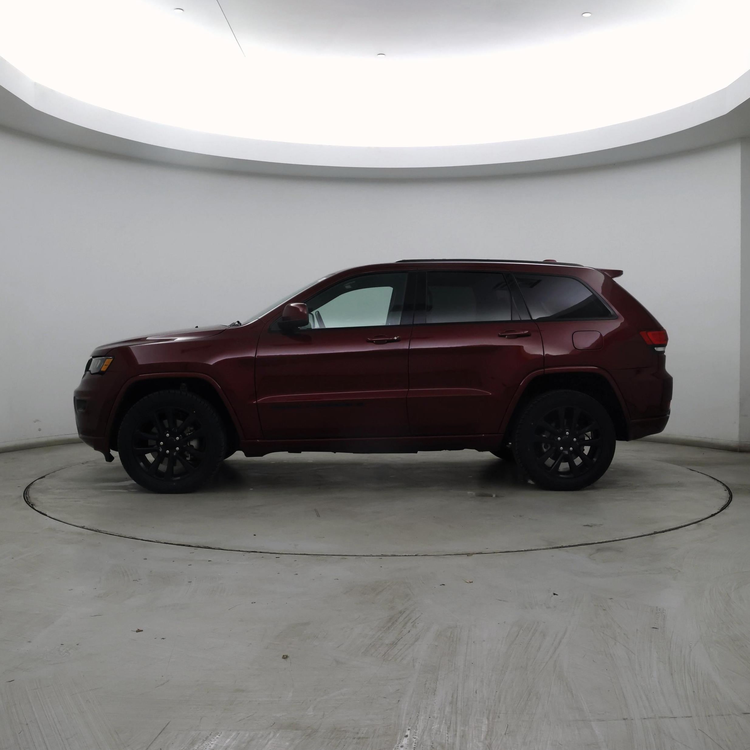 Thumbnail: 2022 Jeep Grand Cherokee - 3
