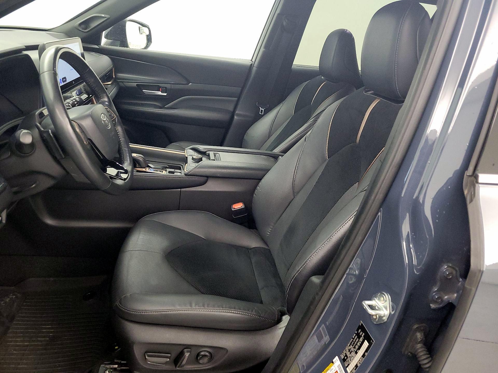 Thumbnail: 2024 Toyota Highlander - 11