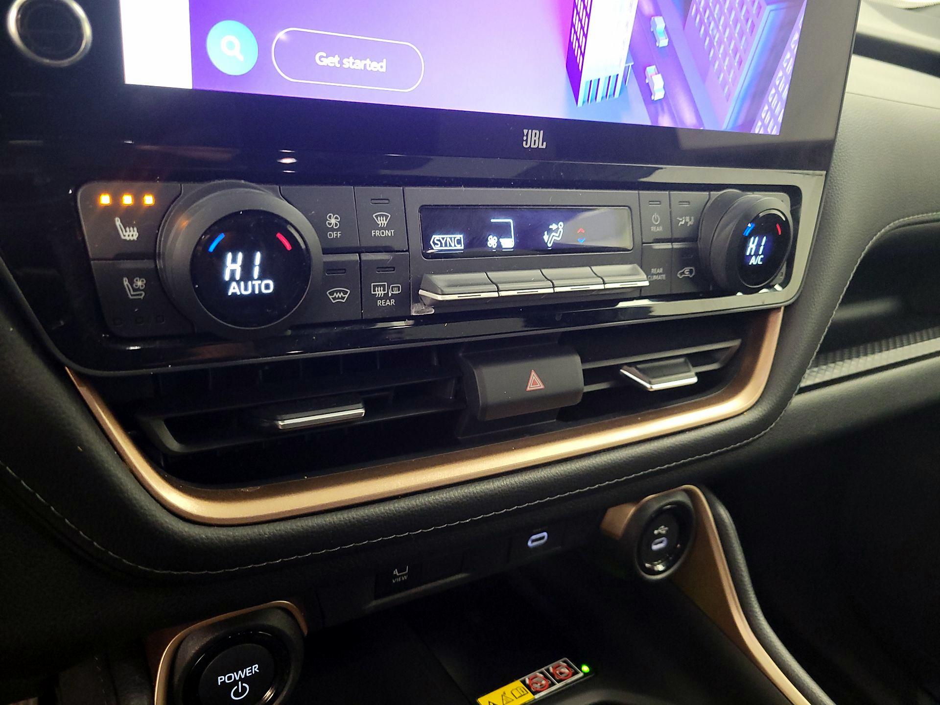 Thumbnail: 2024 Toyota Highlander - 16