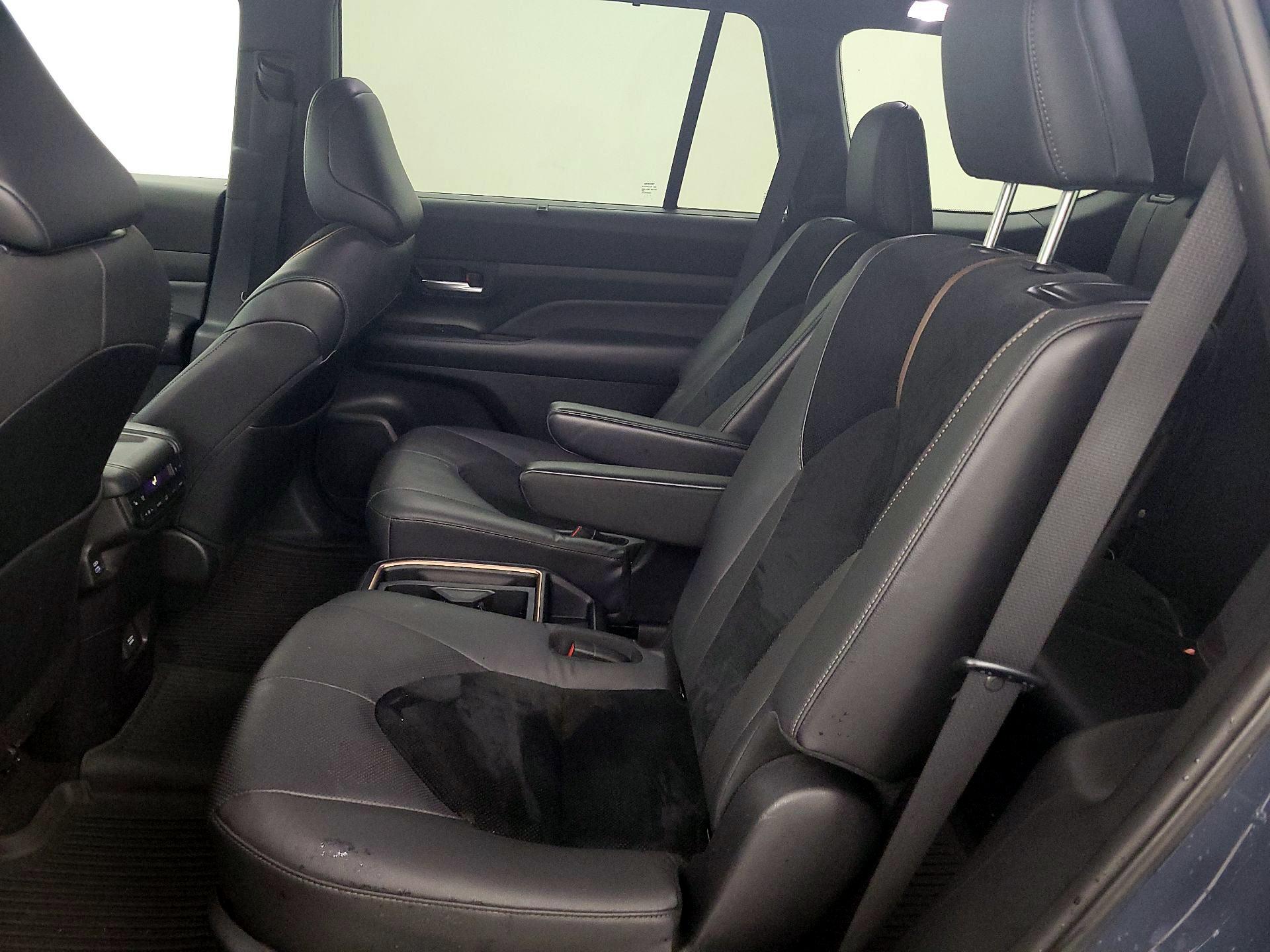 Thumbnail: 2024 Toyota Highlander - 20